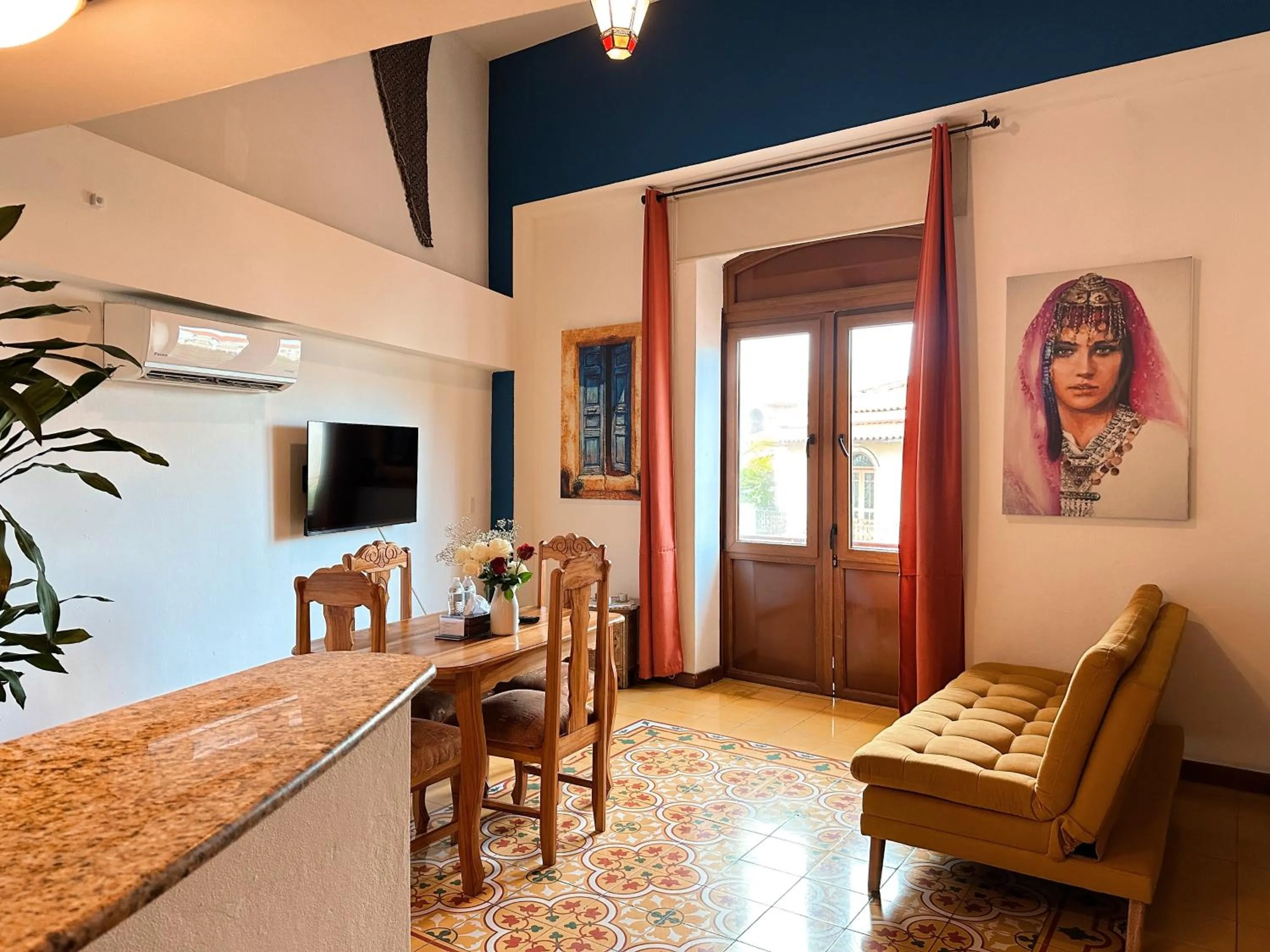 TV and multimedia in Oasis Hotel