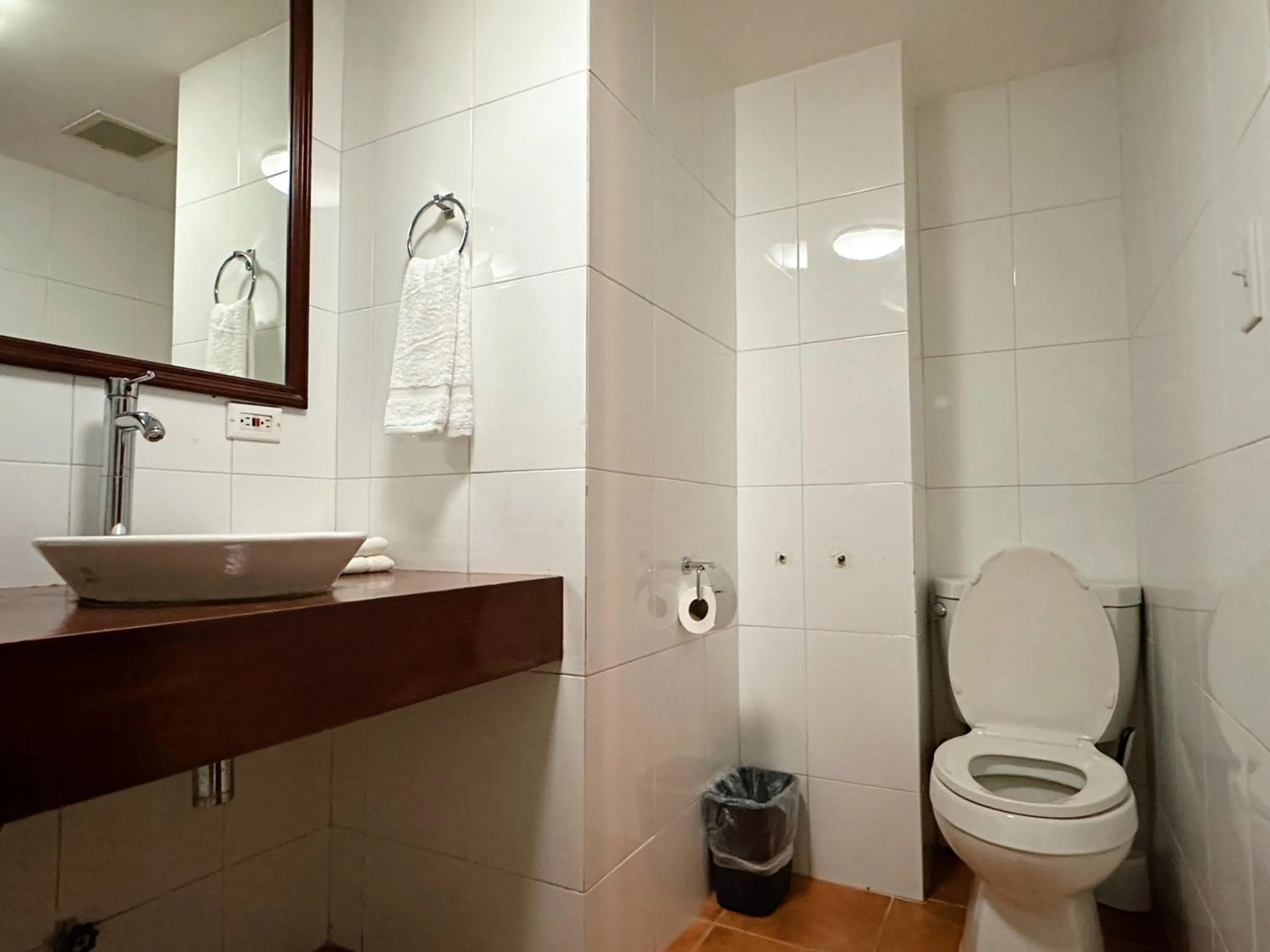 Bathroom in Oasis Hotel