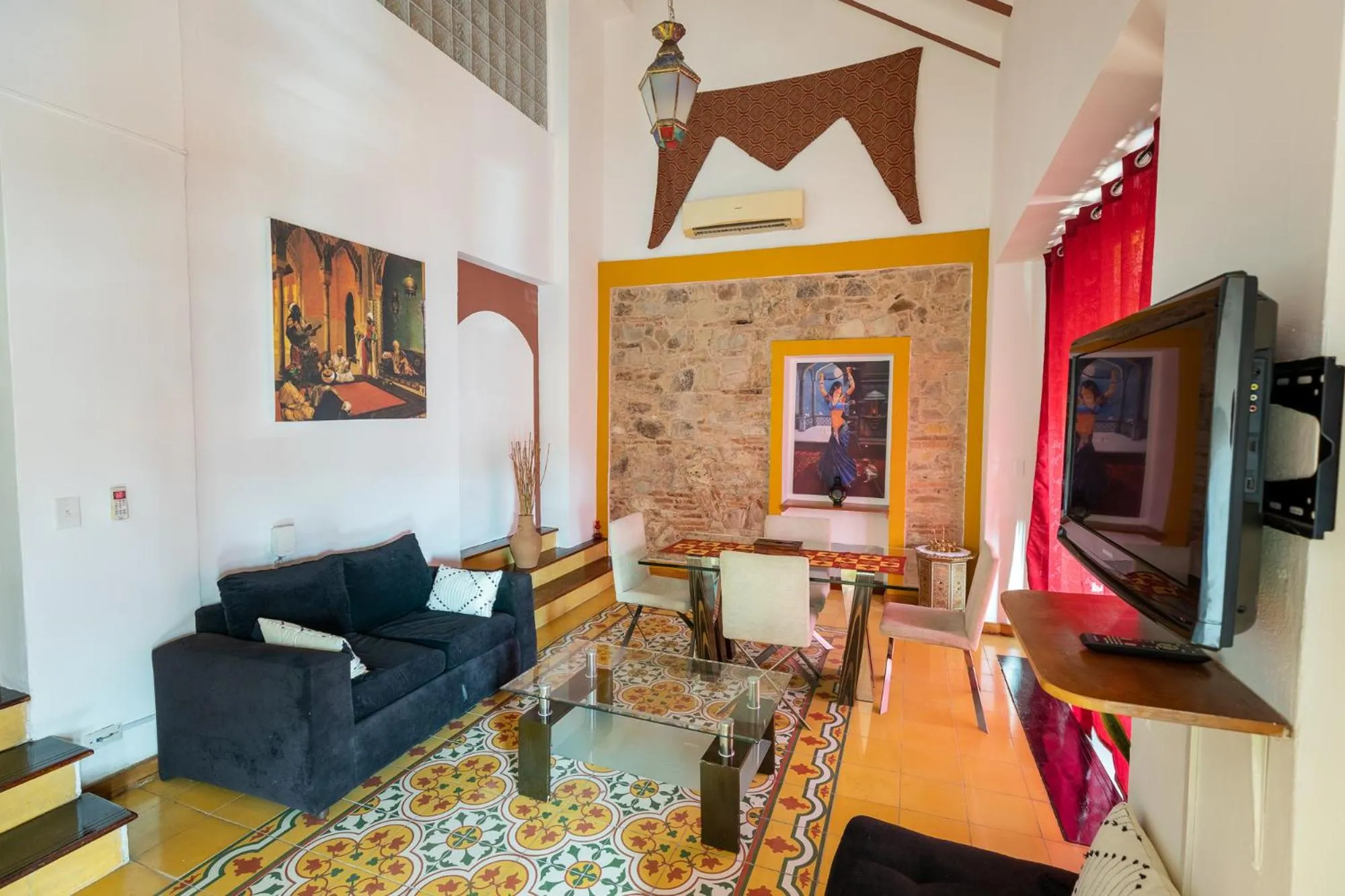 Living room in Oasis Hotel