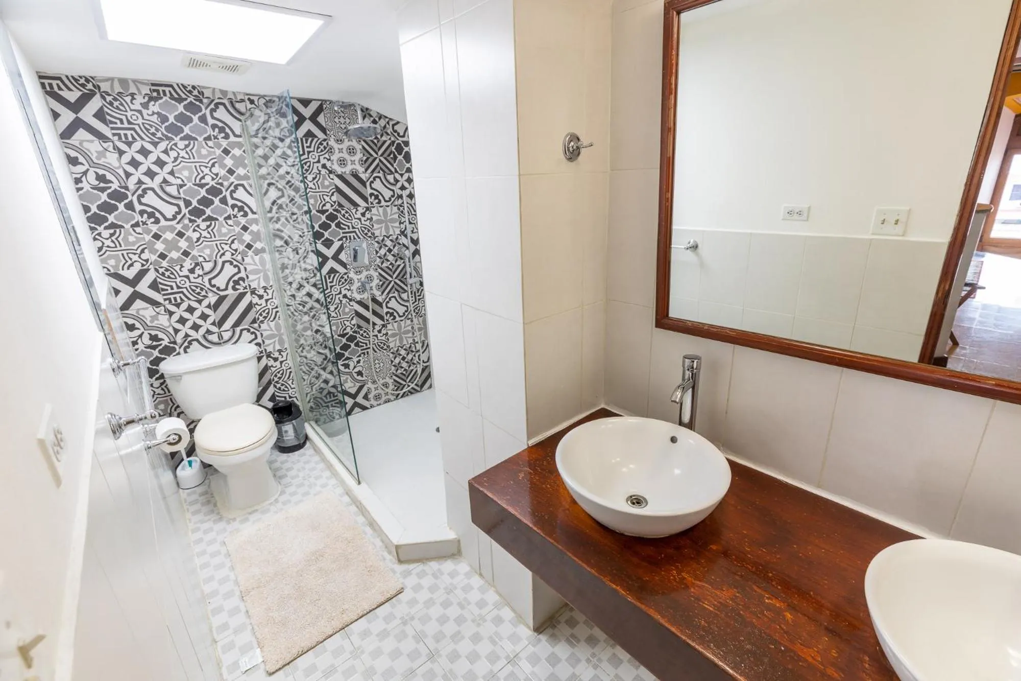 Bathroom in Oasis Hotel