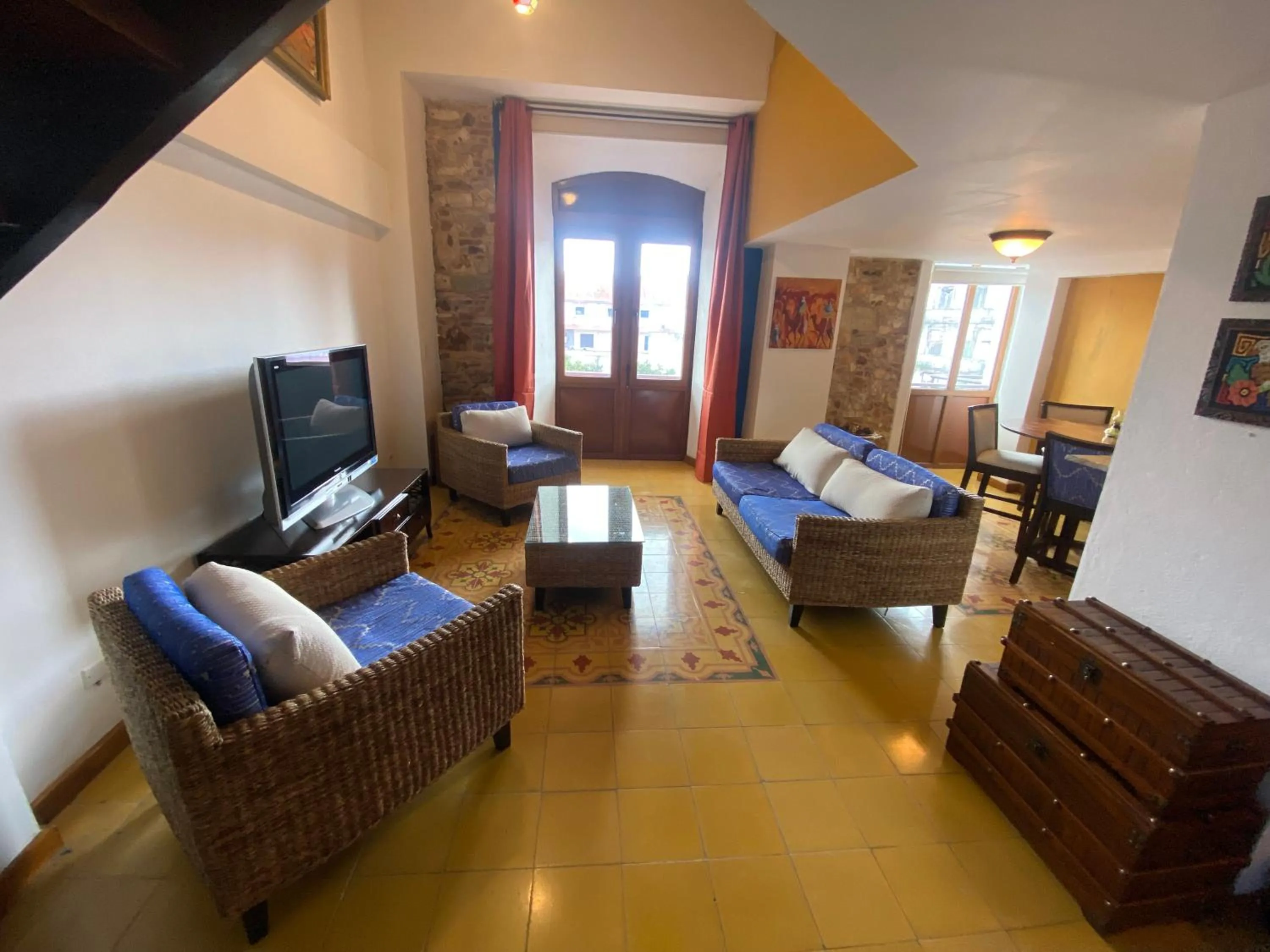 Living room in Oasis Hotel