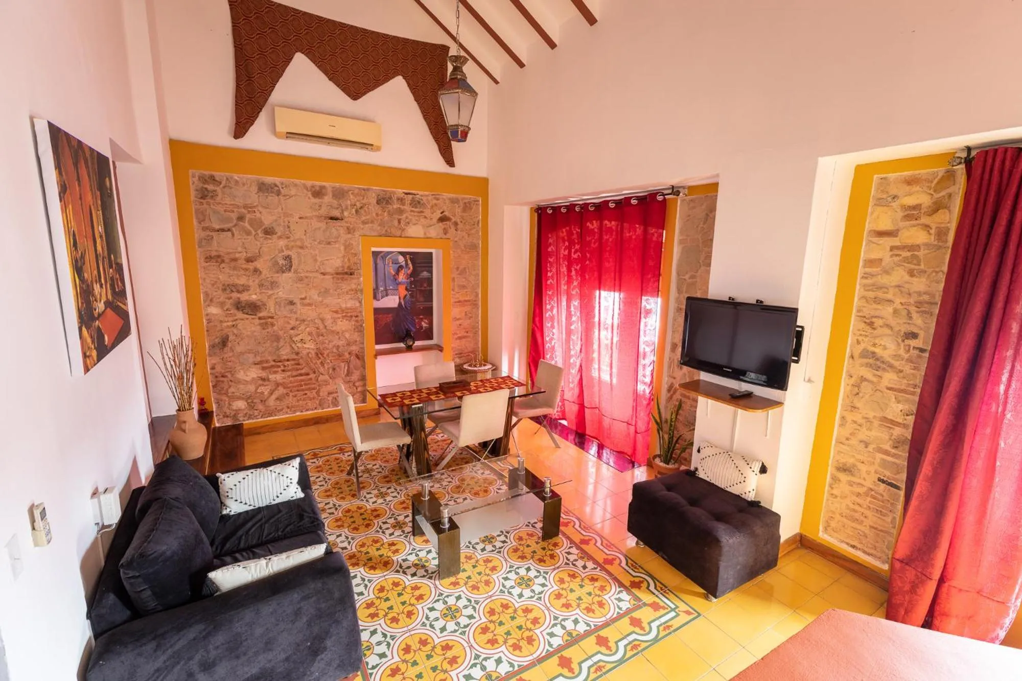 Living room in Oasis Hotel