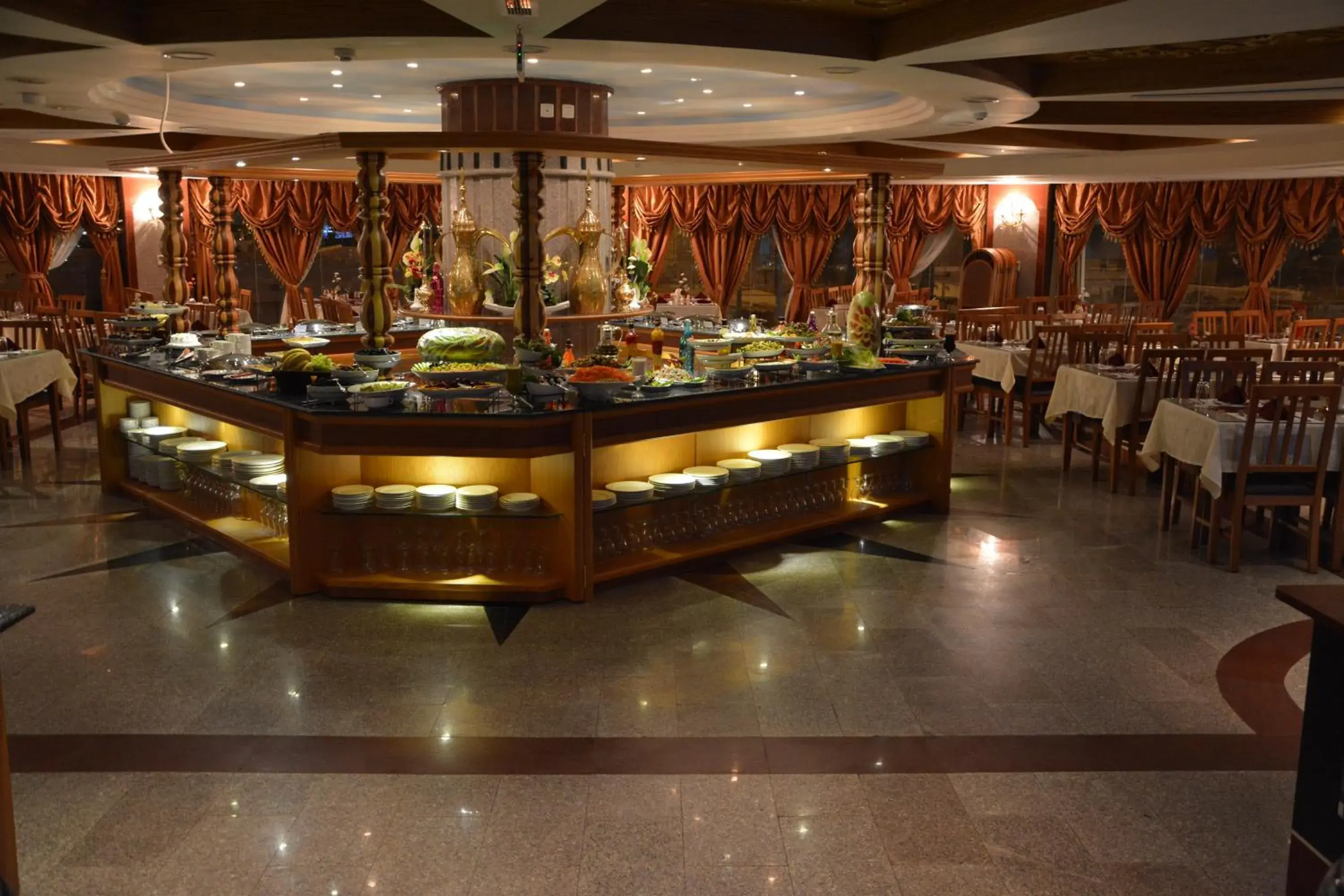 Restaurant/places to eat in Canary Beach Hotel Restaurant/places to eat in Canary Beach Hotel
