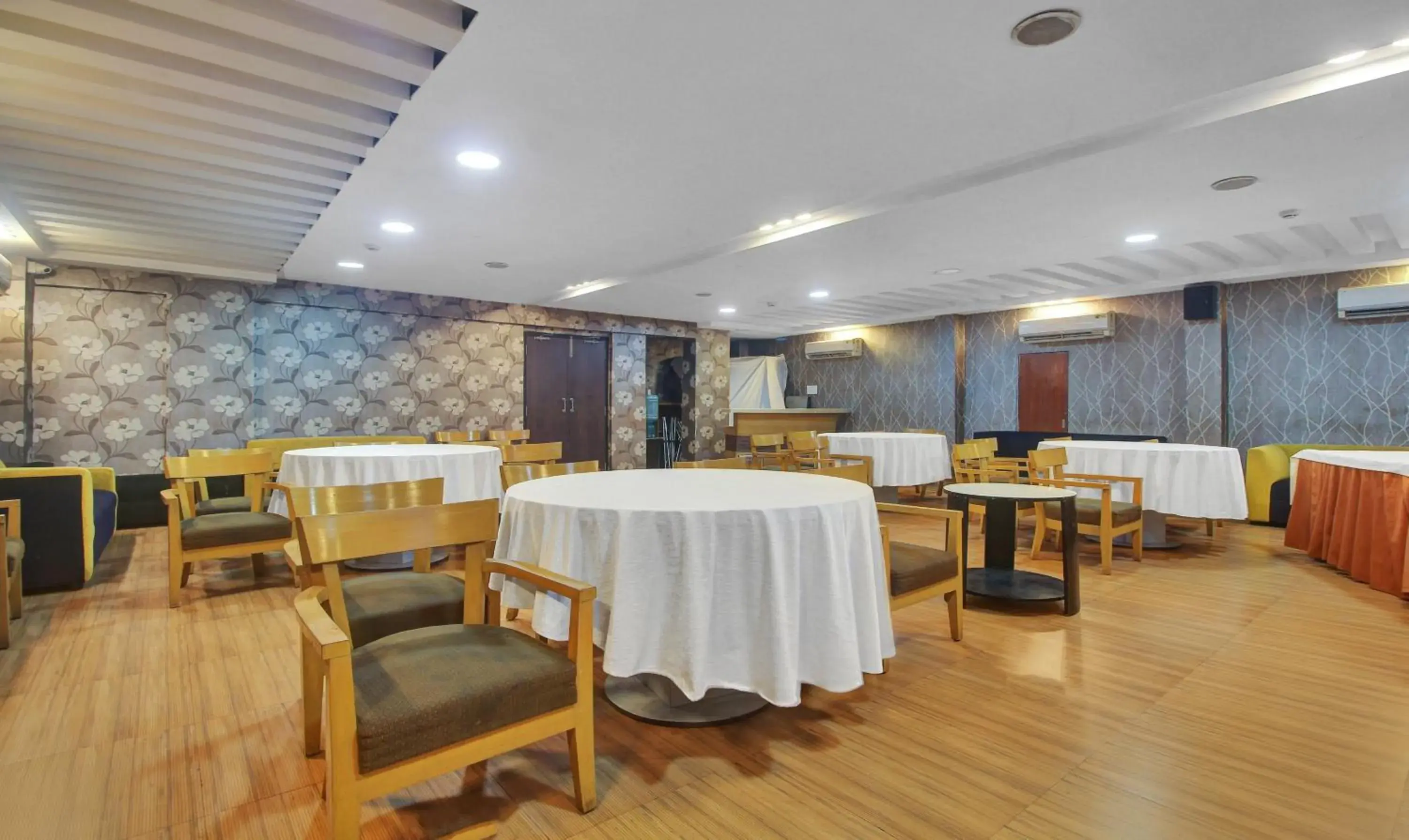 Restaurant/places to eat in Treebo Mangalam Restaurant/places to eat in Treebo Mangalam