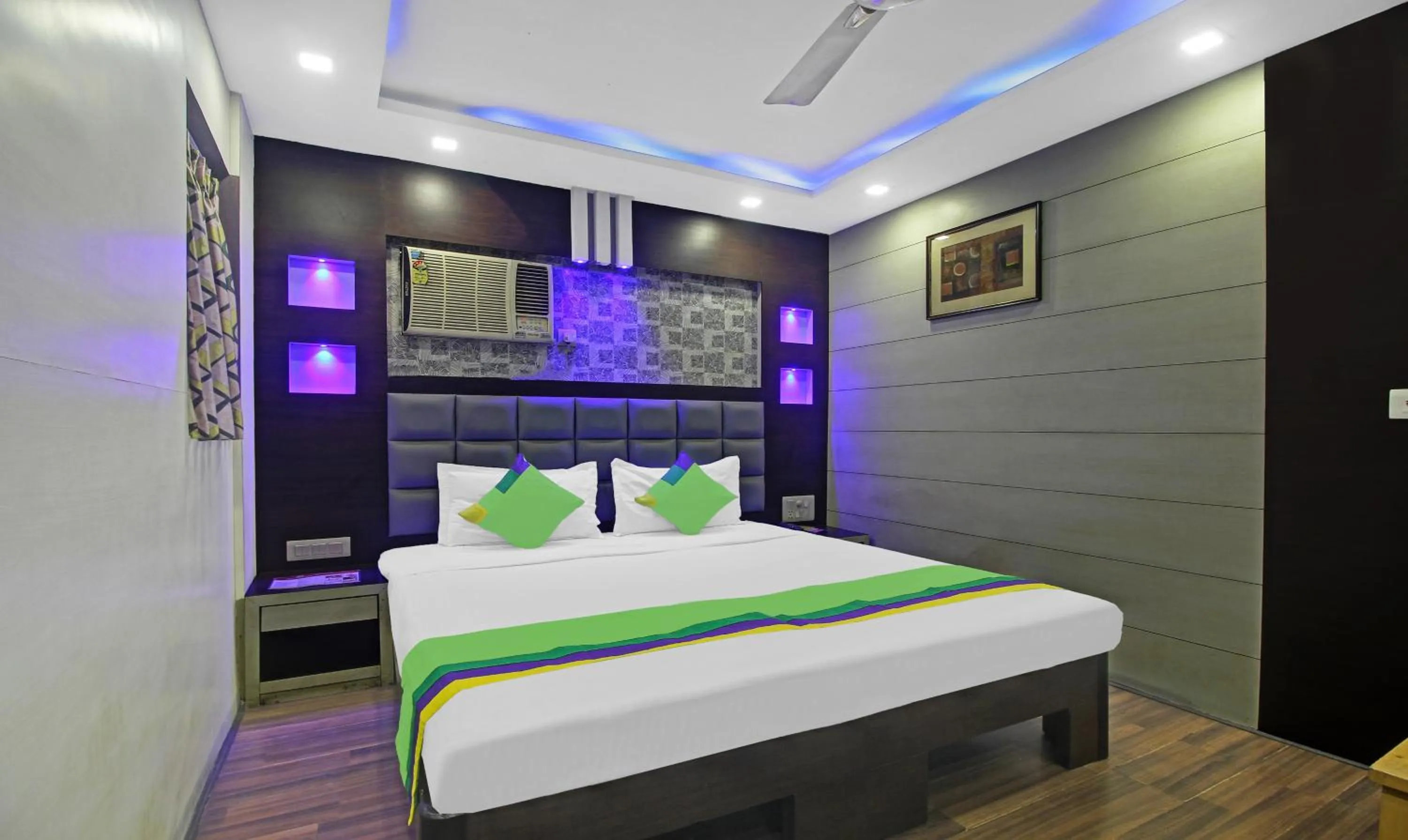 Bedroom, Bed in Treebo Mangalam, Bhawanipur