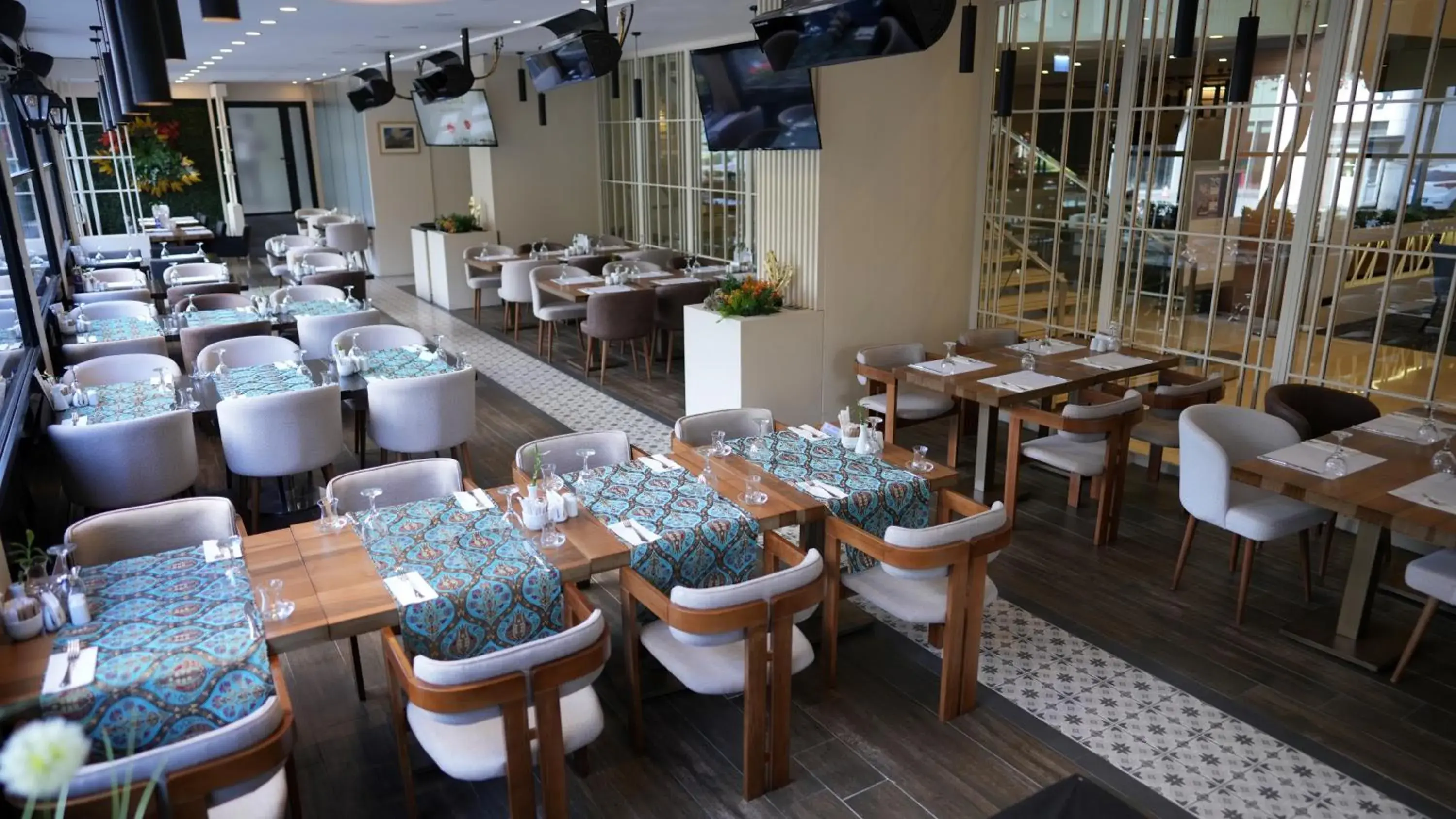 Restaurant/places to eat in Dedeman Istanbul Restaurant/places to eat in Dedeman Istanbul