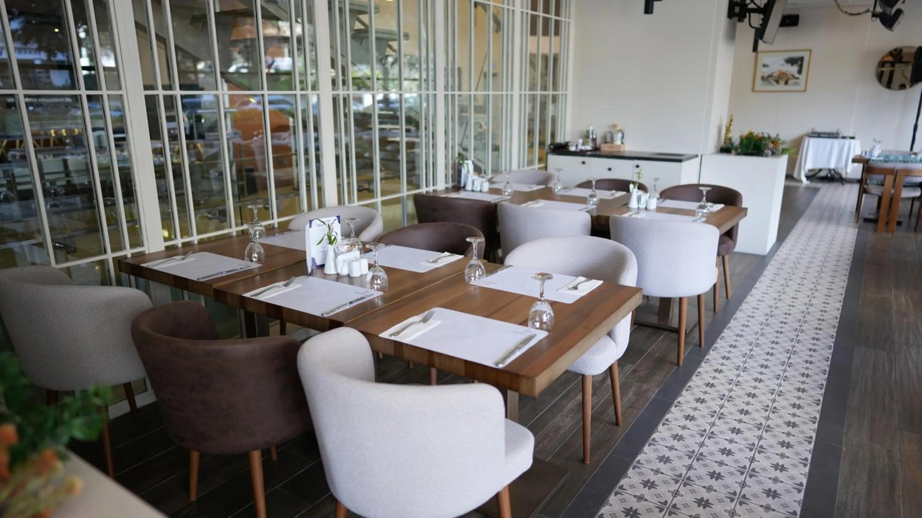 Restaurant/places to eat in Dedeman Istanbul