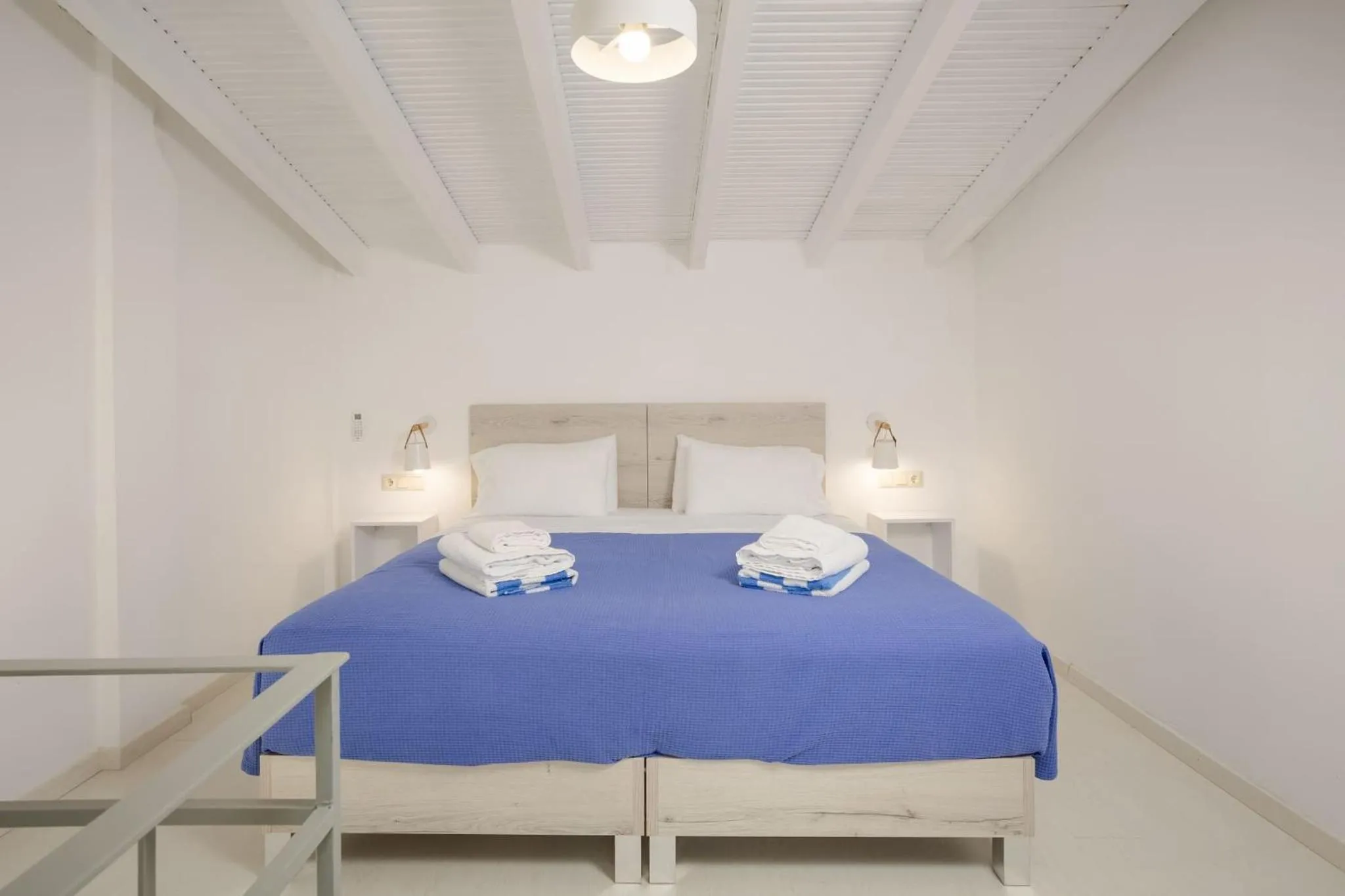 Other, Bed in Rose of Crete