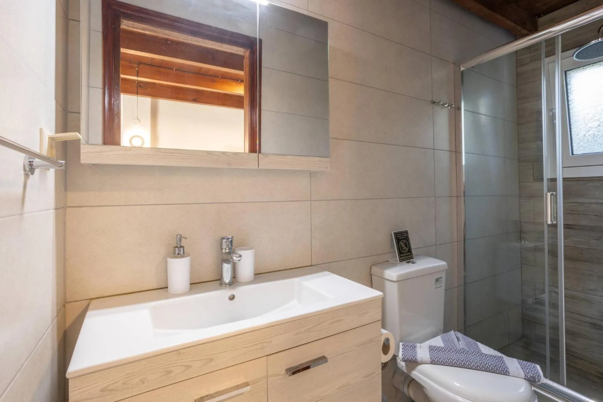 Bathroom in Rose of Crete