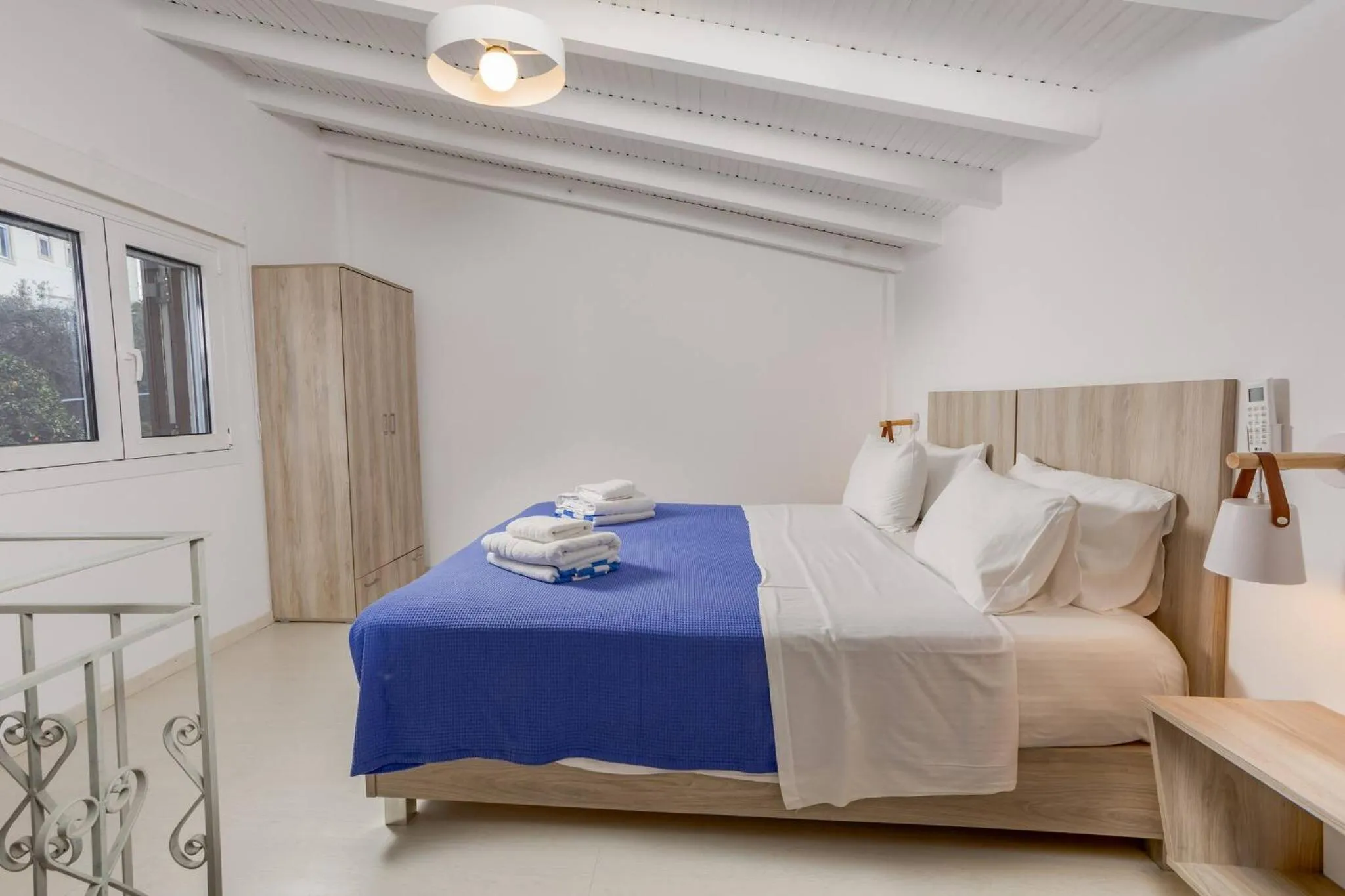 Bed in Rose of Crete