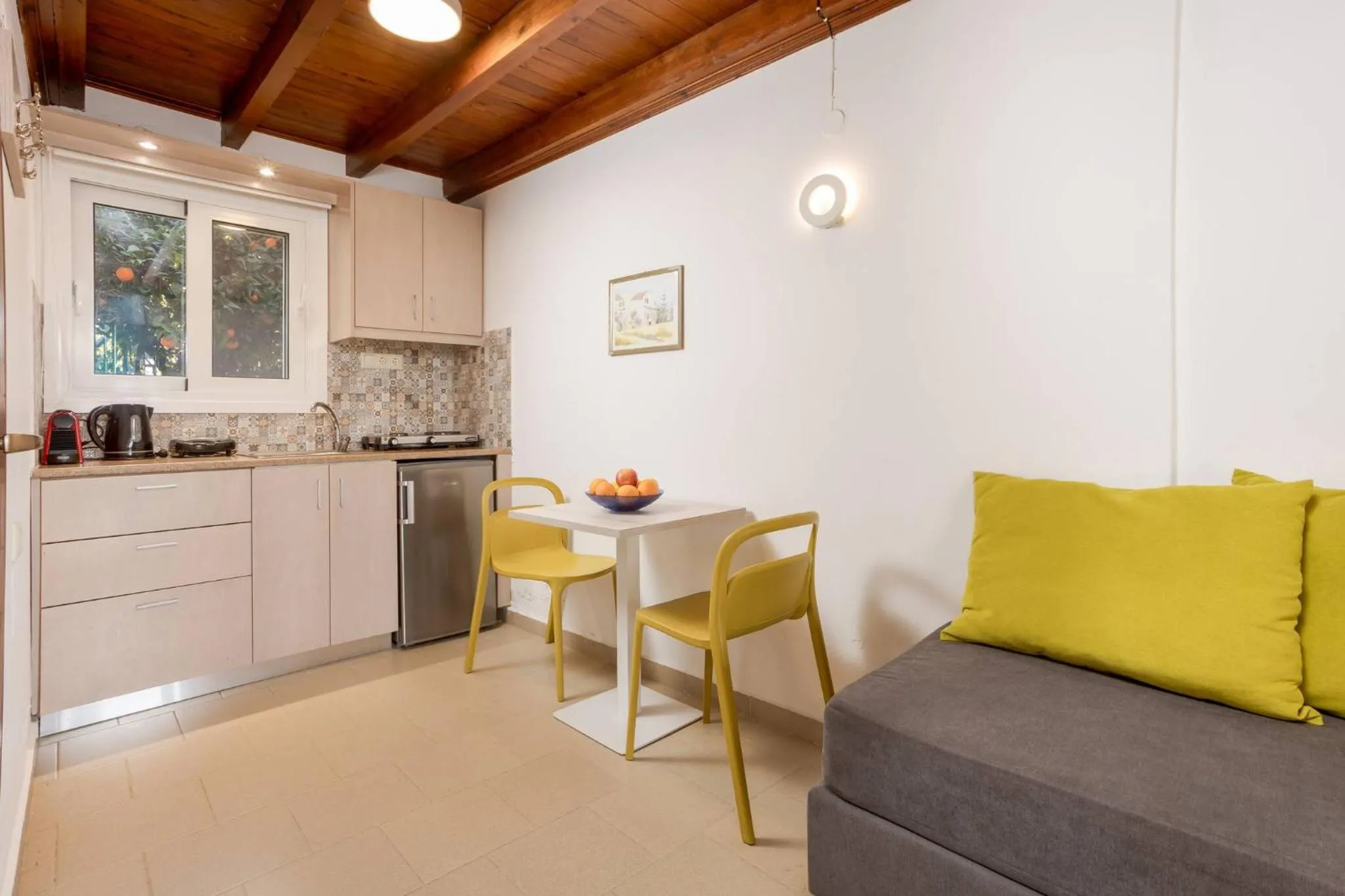 Communal lounge/ TV room in Rose of Crete