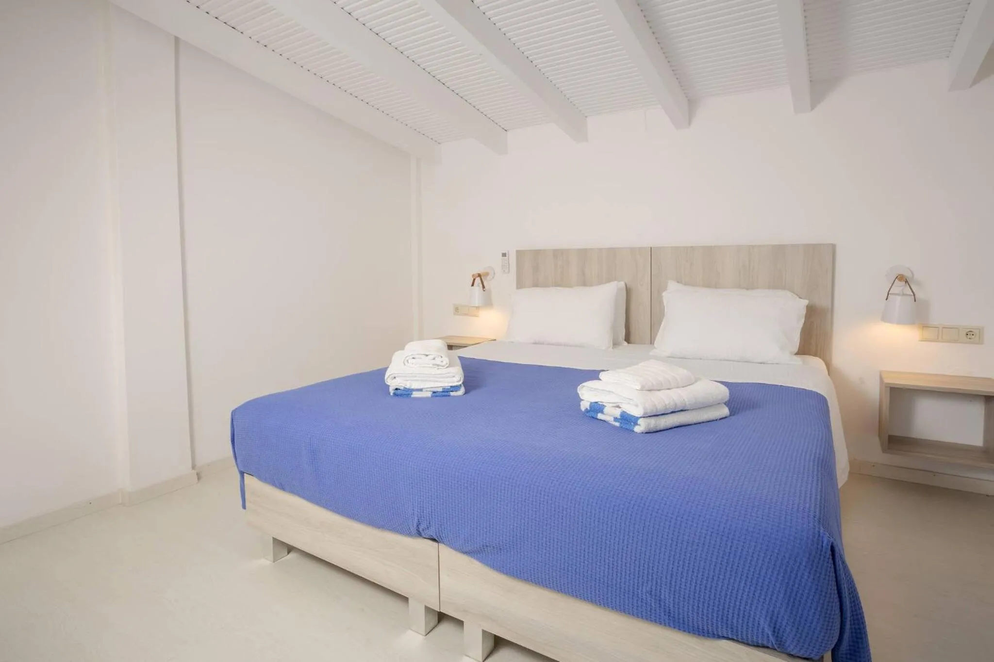 Bed in Rose of Crete