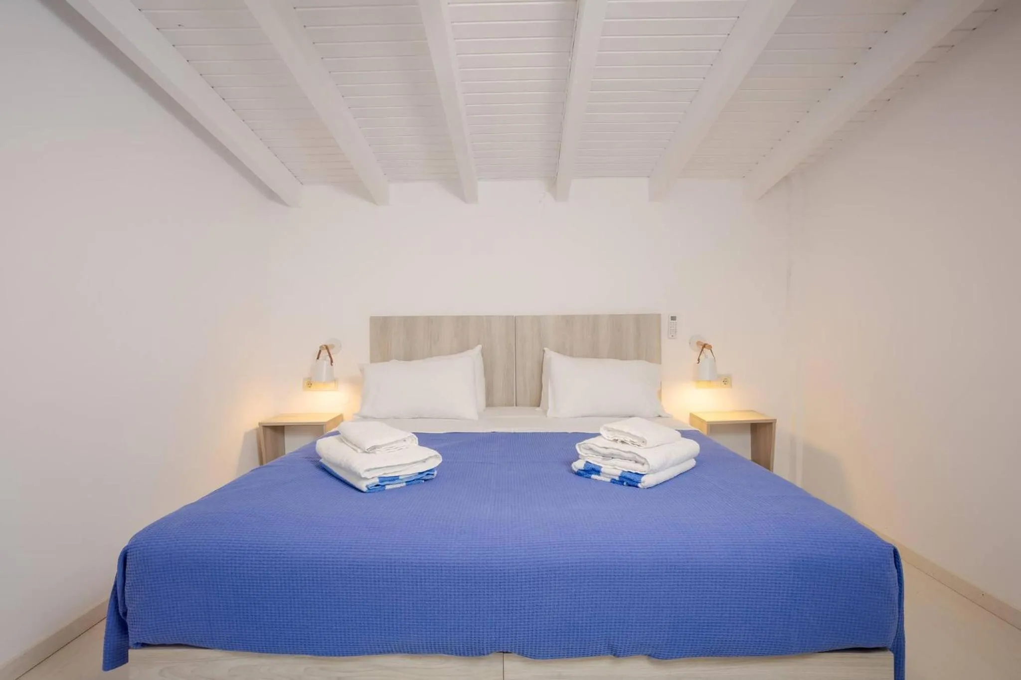 Bed in Rose of Crete