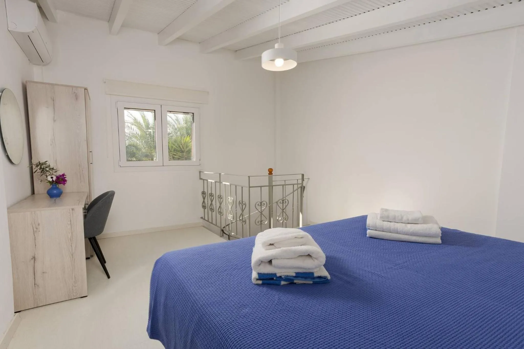 Other, Bed in Rose of Crete