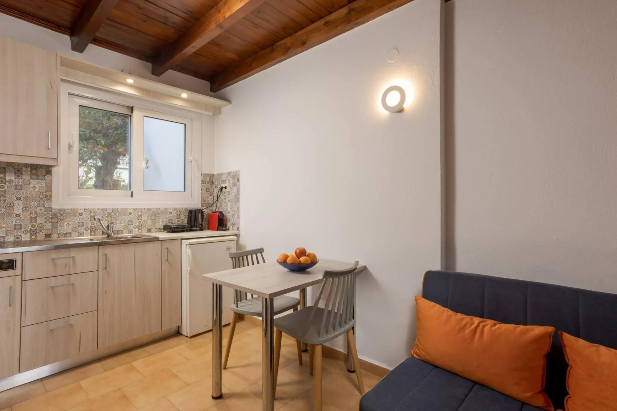 Communal lounge/ TV room in Rose of Crete
