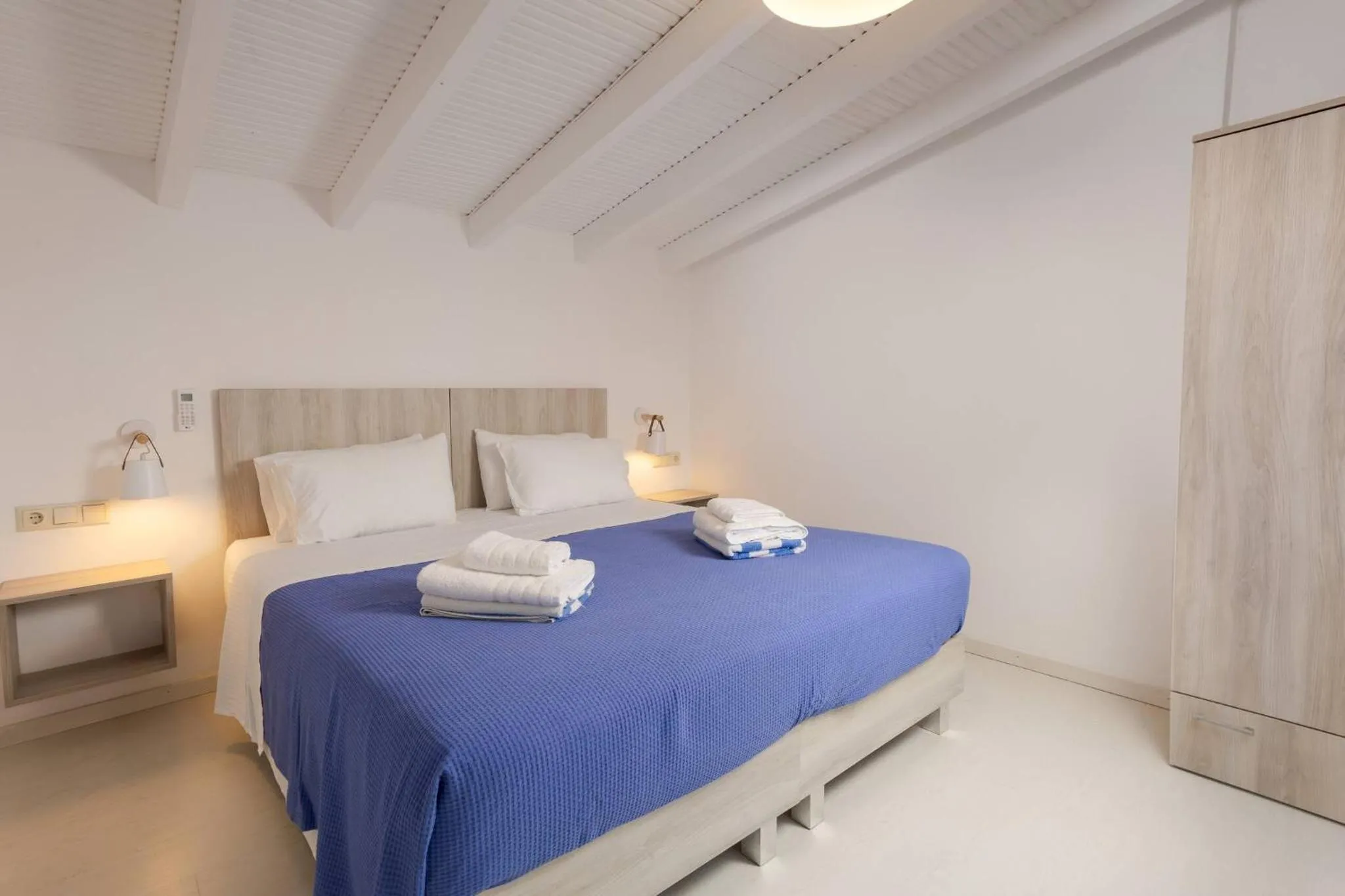Bed in Rose of Crete