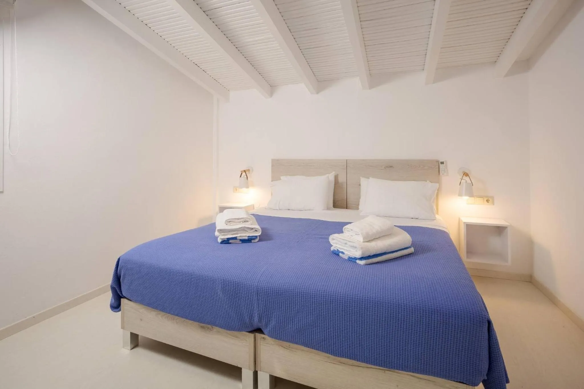 Bed in Rose of Crete