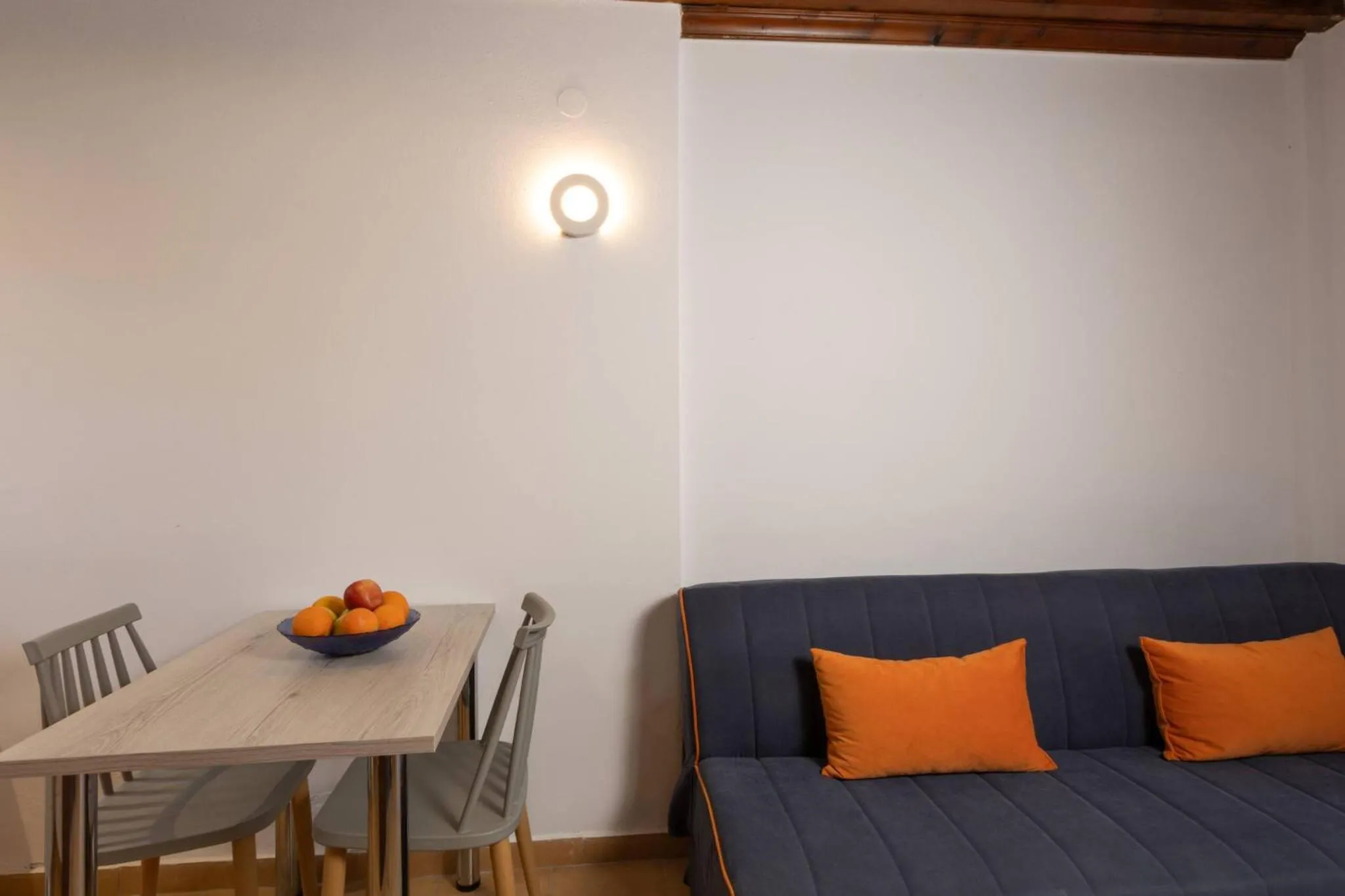 Communal lounge/ TV room in Rose of Crete
