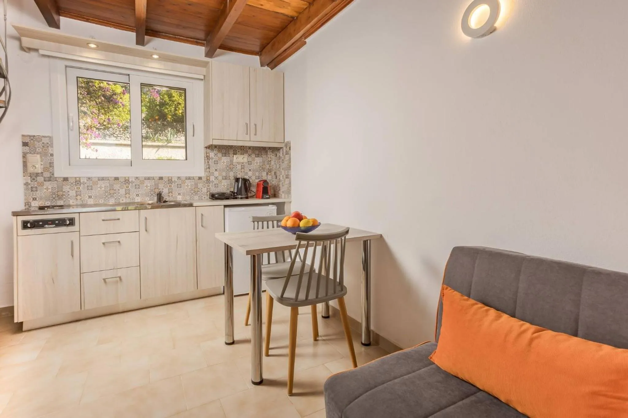 Communal lounge/ TV room in Rose of Crete