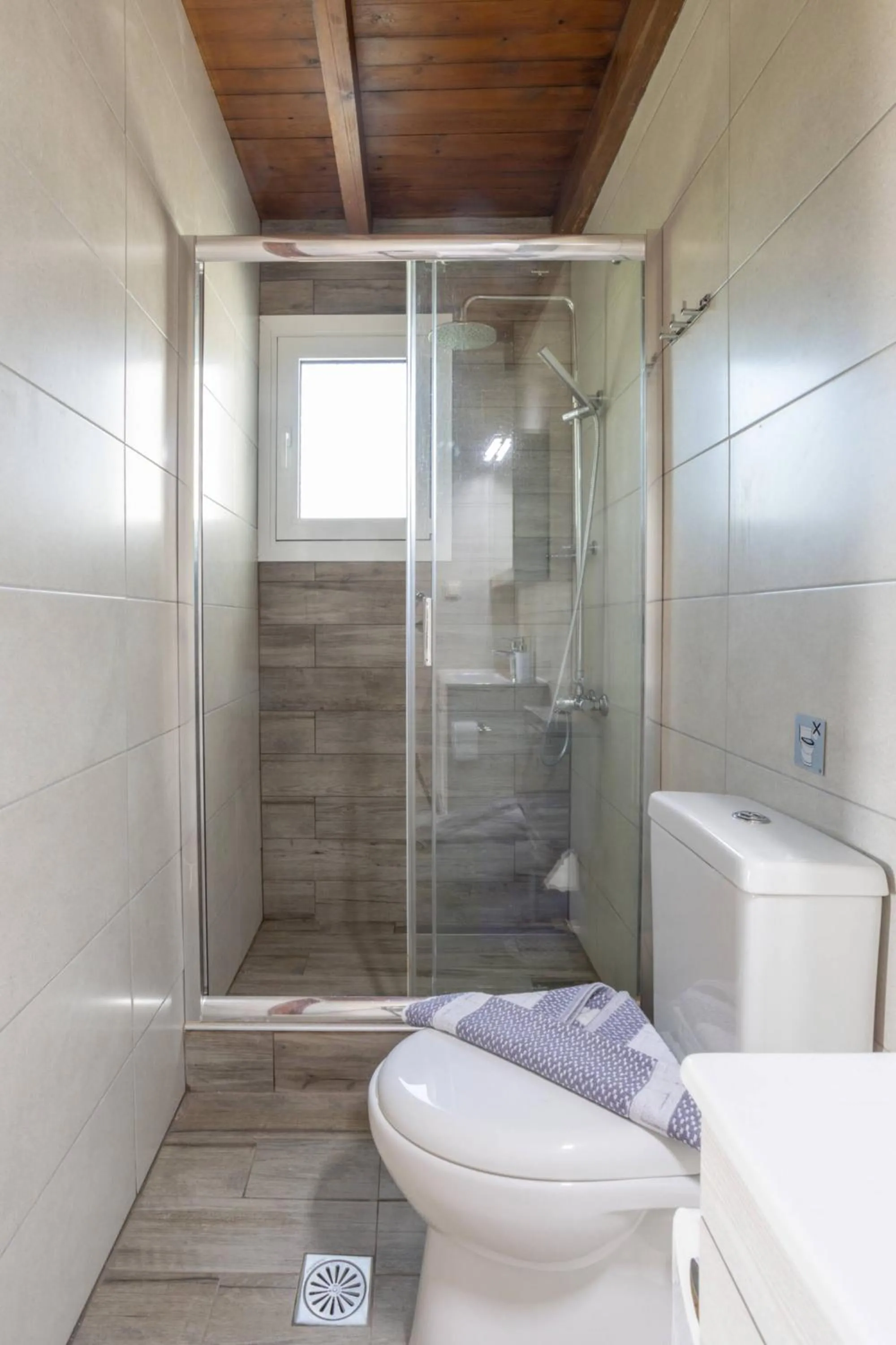 Bathroom in Rose of Crete
