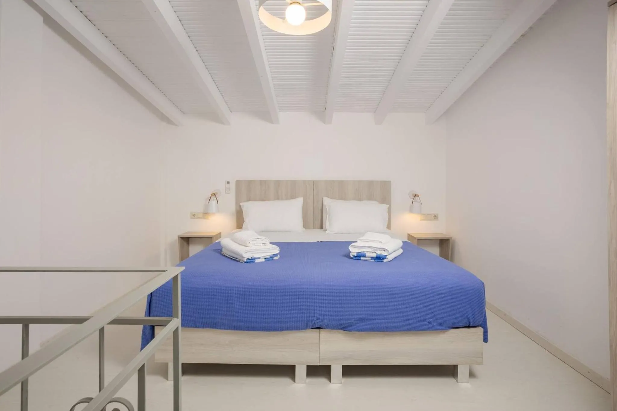 Bed in Rose of Crete