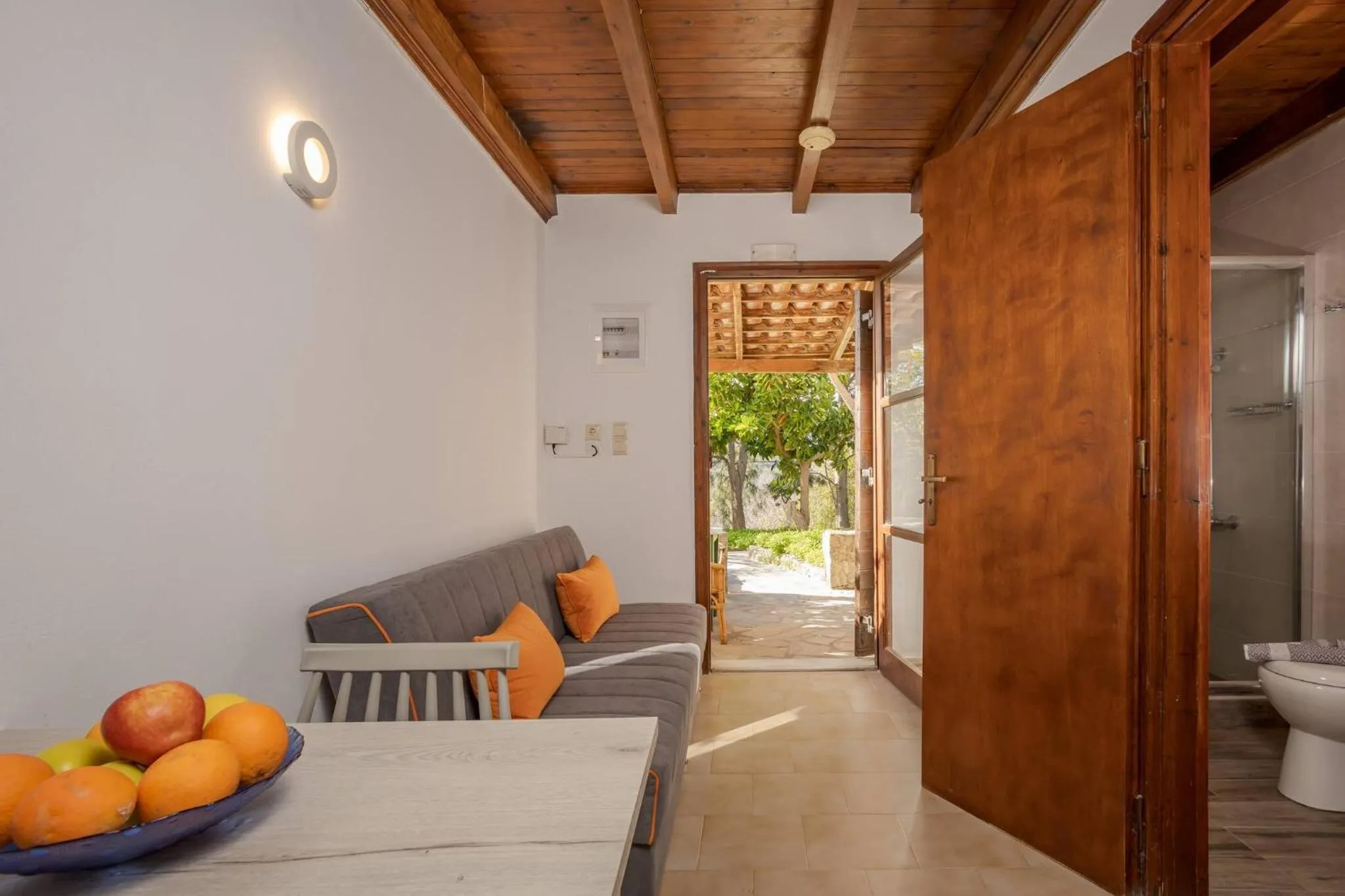Communal lounge/ TV room in Rose of Crete