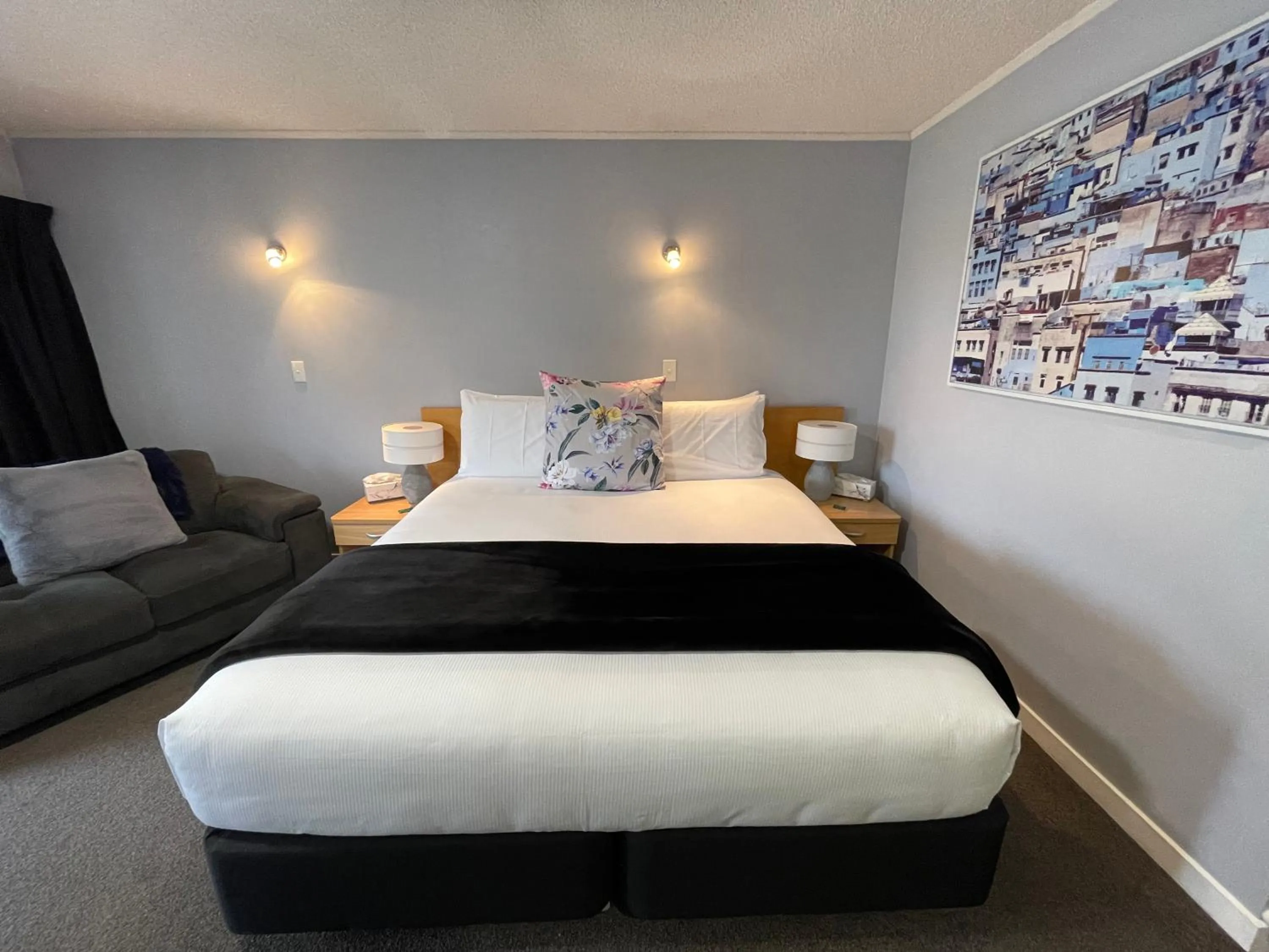 Bed in Hacienda Motor Lodge