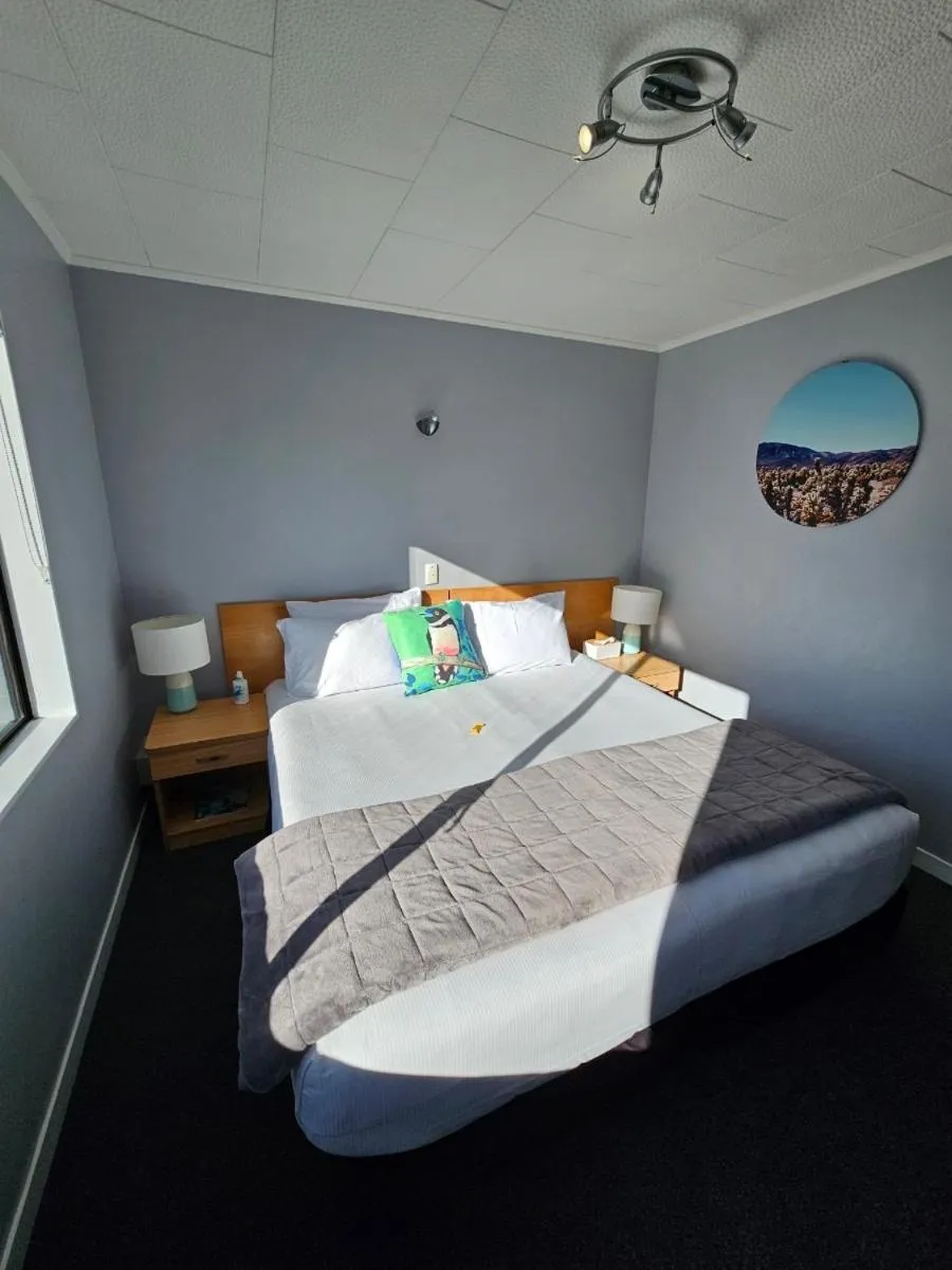 Bed in Hacienda Motor Lodge