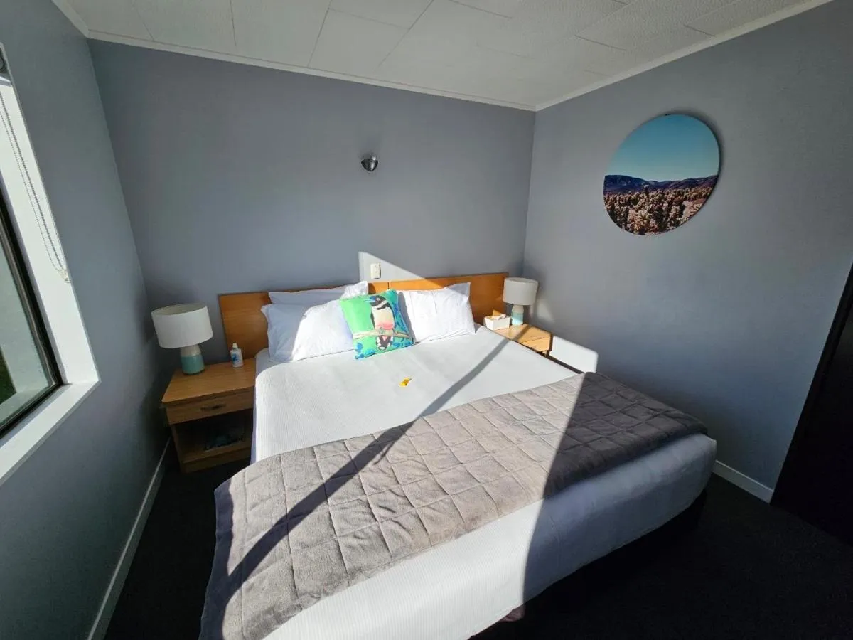 Bed in Hacienda Motor Lodge