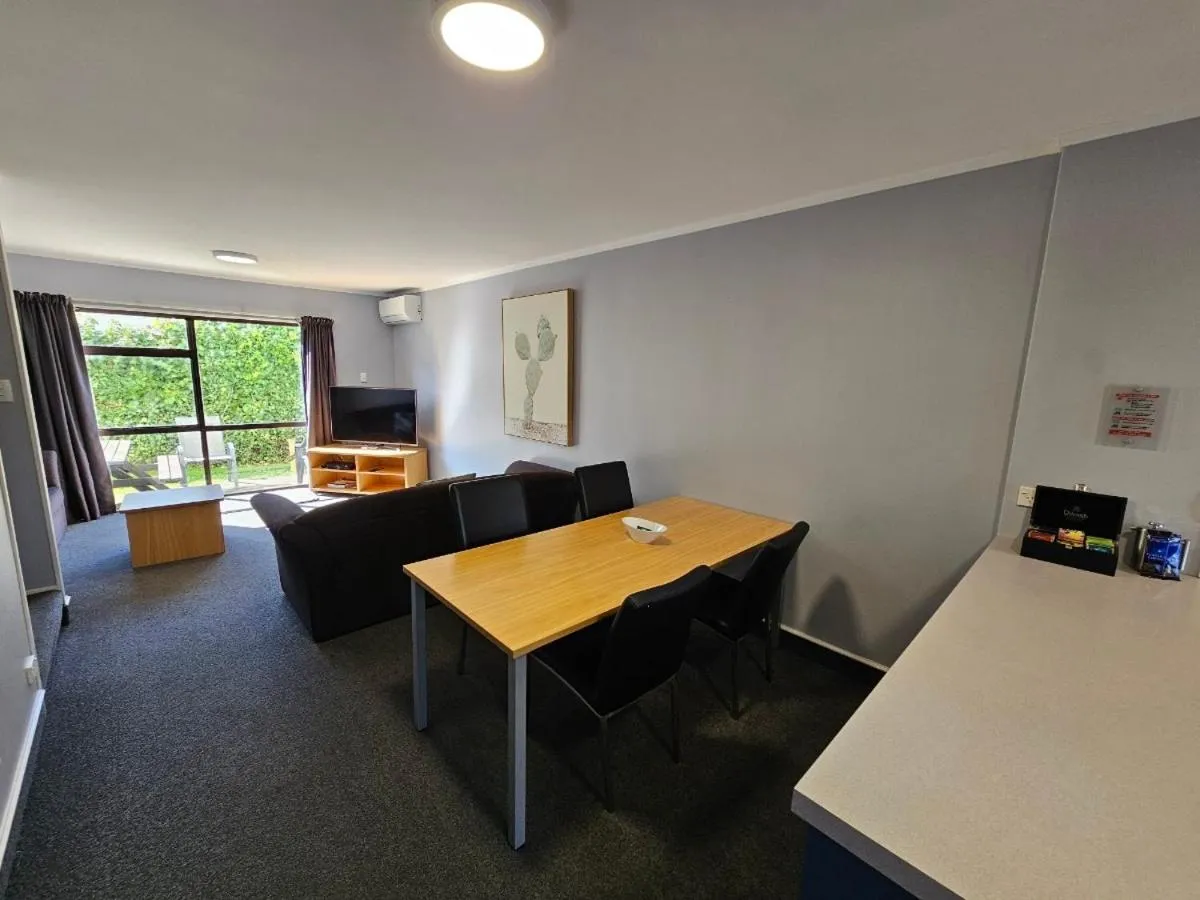 Hacienda Motor Lodge