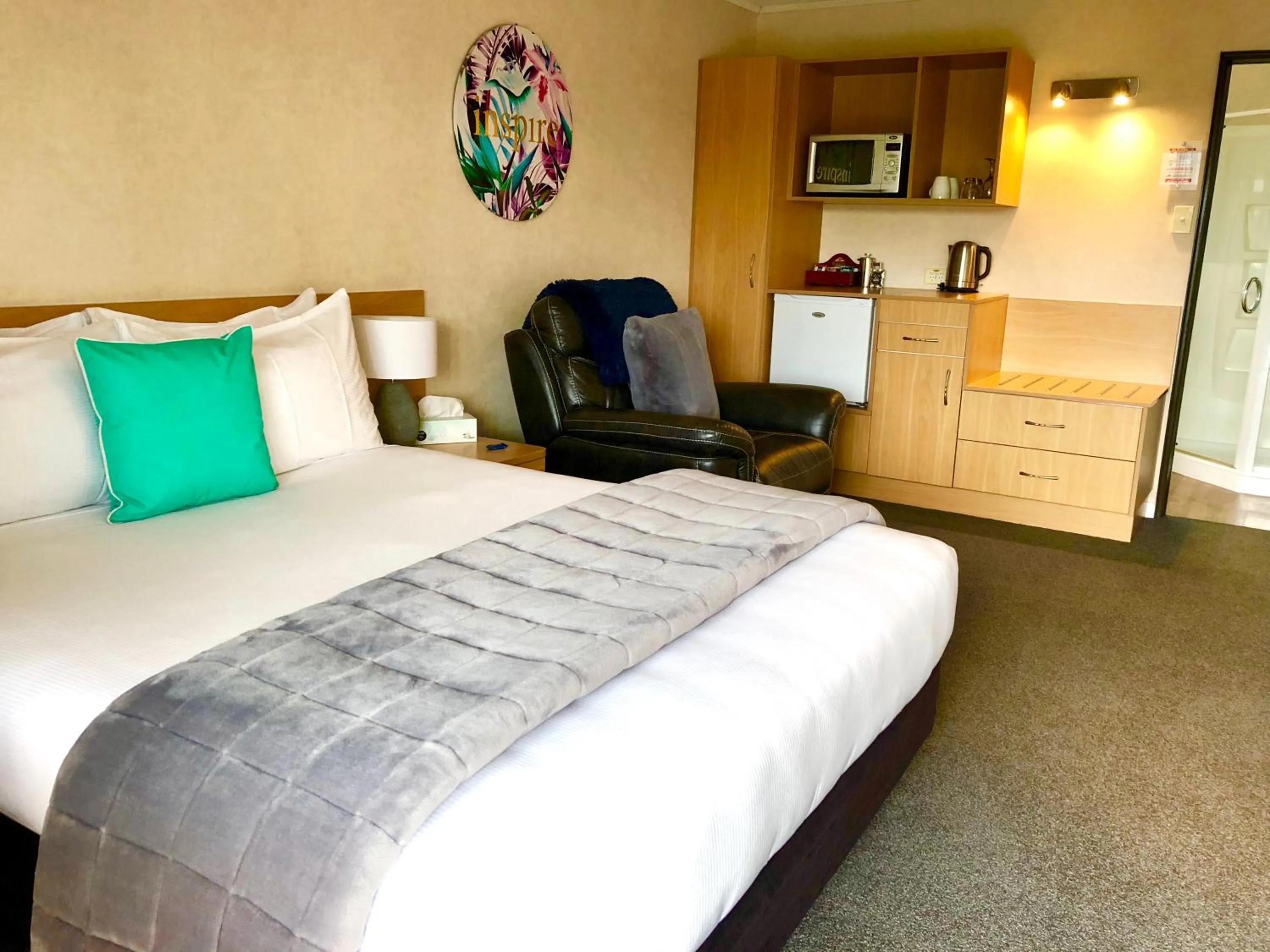 Bed in Hacienda Motor Lodge