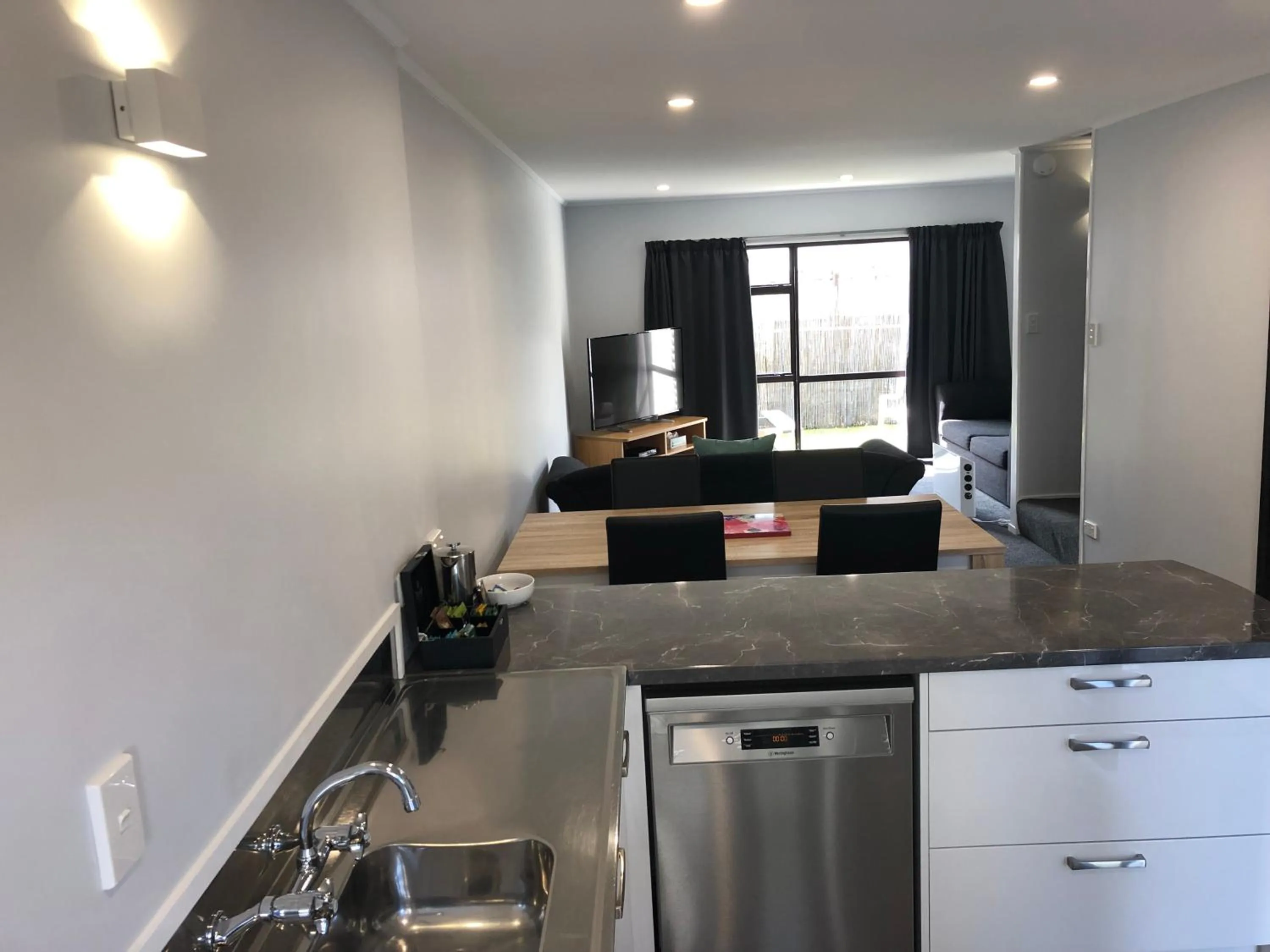 Kitchen or kitchenette in Hacienda Motor Lodge