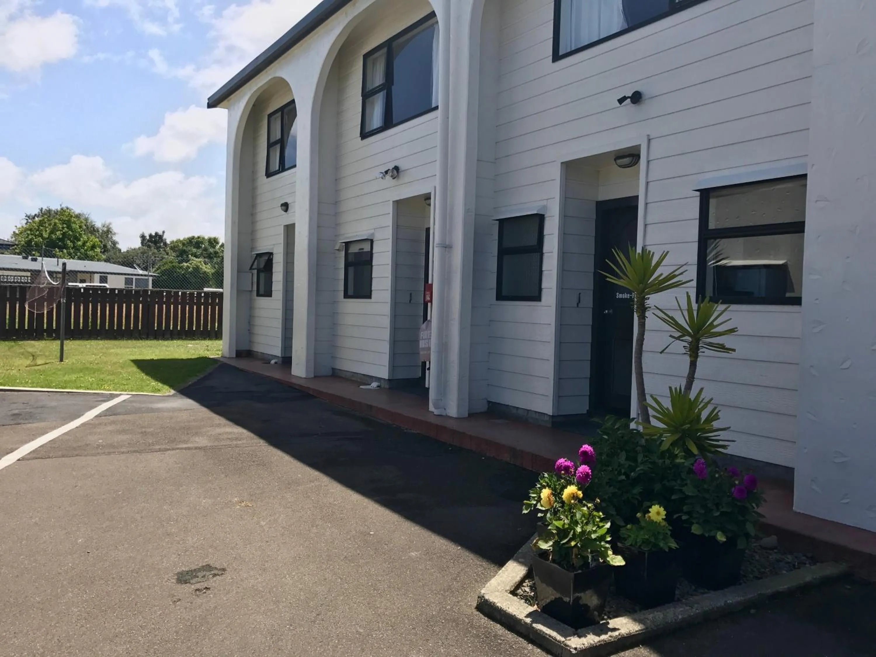Property building in Hacienda Motor Lodge