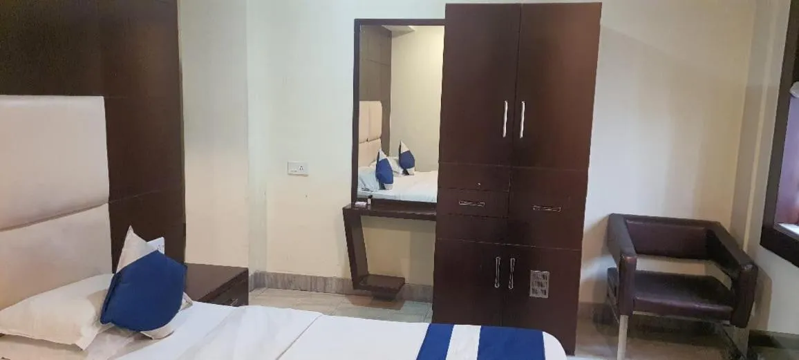 Bed in Hotel Presidency Inn