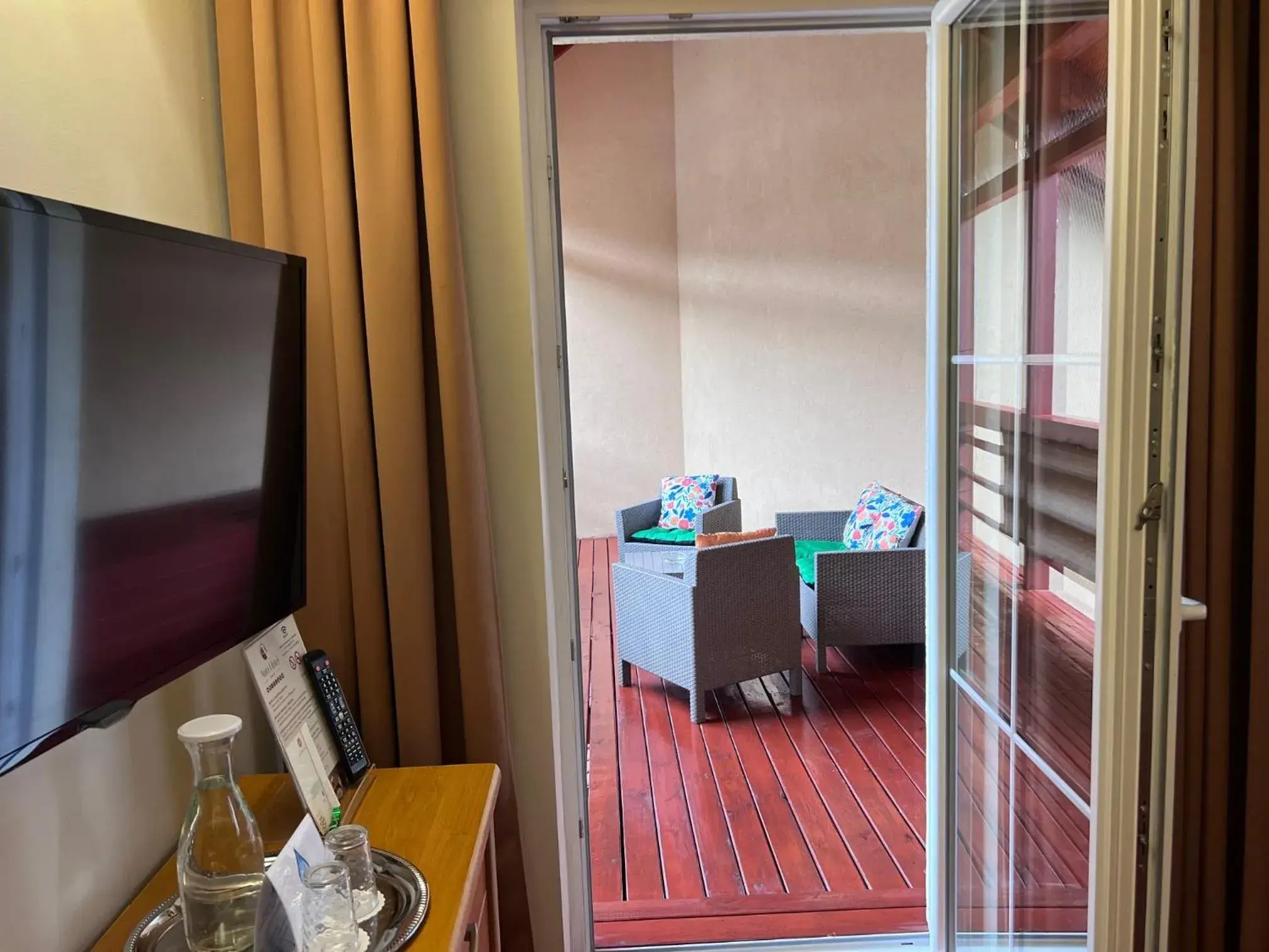 Twin Room with Terrace - single occupancy in Aura - Hotel & Restaurant & Sauna Twin Room with Terrace - single occupancy in Aura - Hotel & Restaurant & Sauna