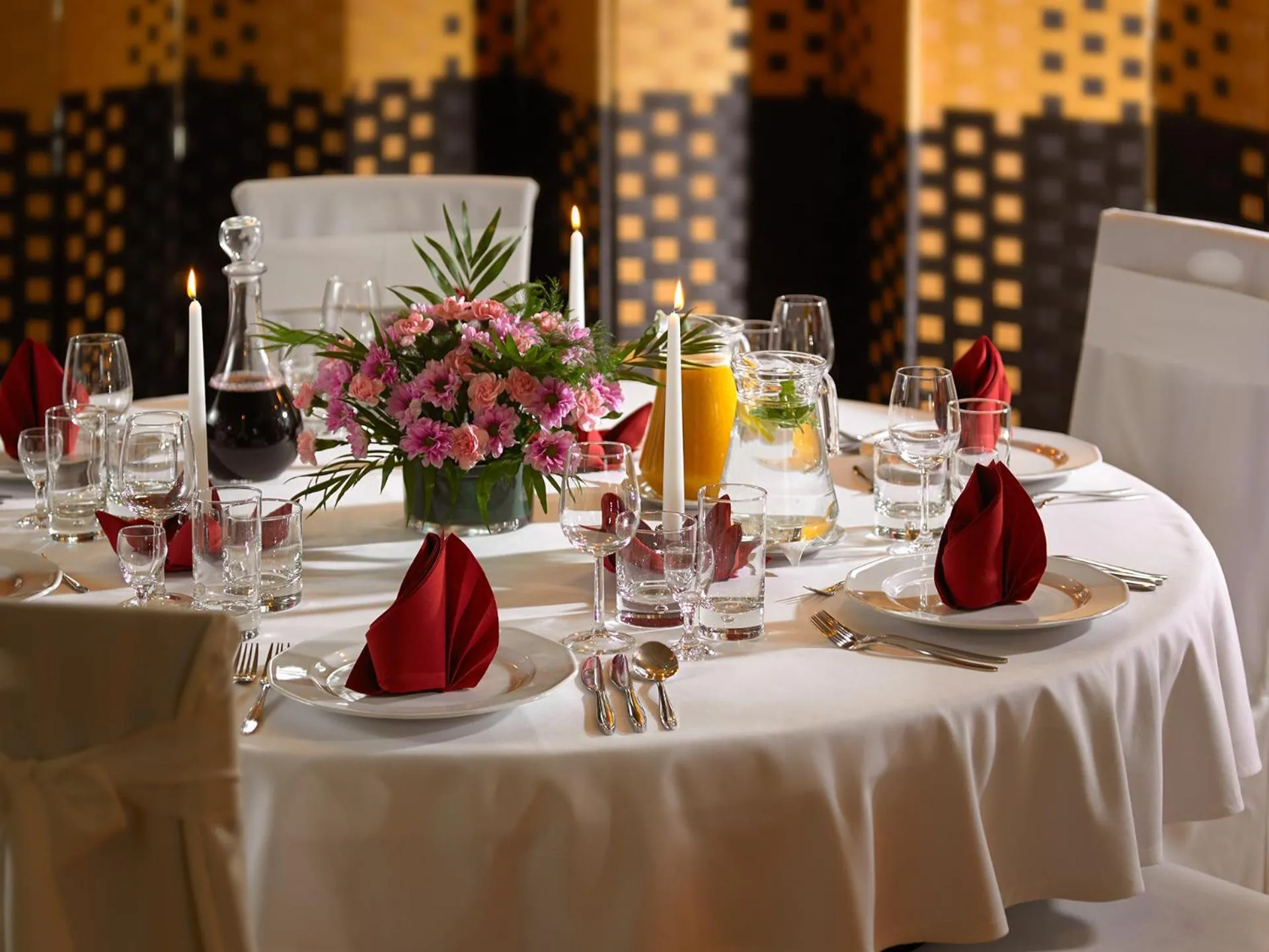 Food and drinks in Aura - Hotel & Restaurant & Sauna