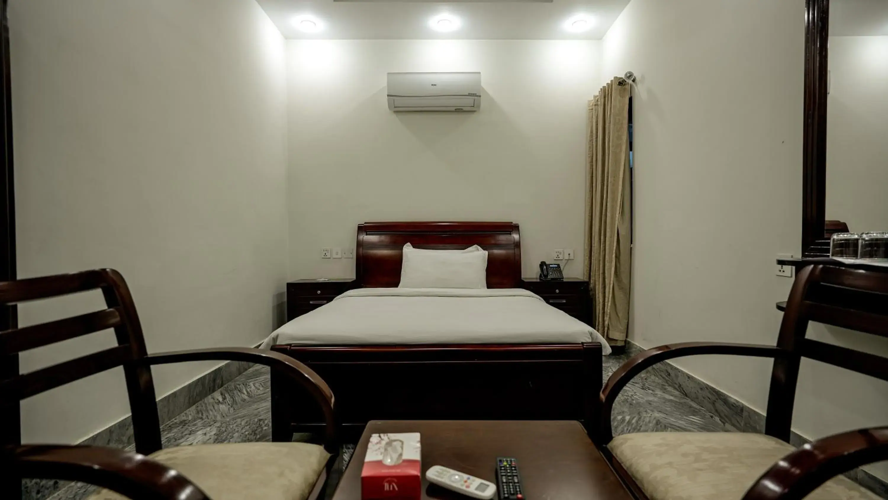 Standard Queen Room - single occupancy in Hotel Nova Standard Queen Room - single occupancy in Hotel Nova