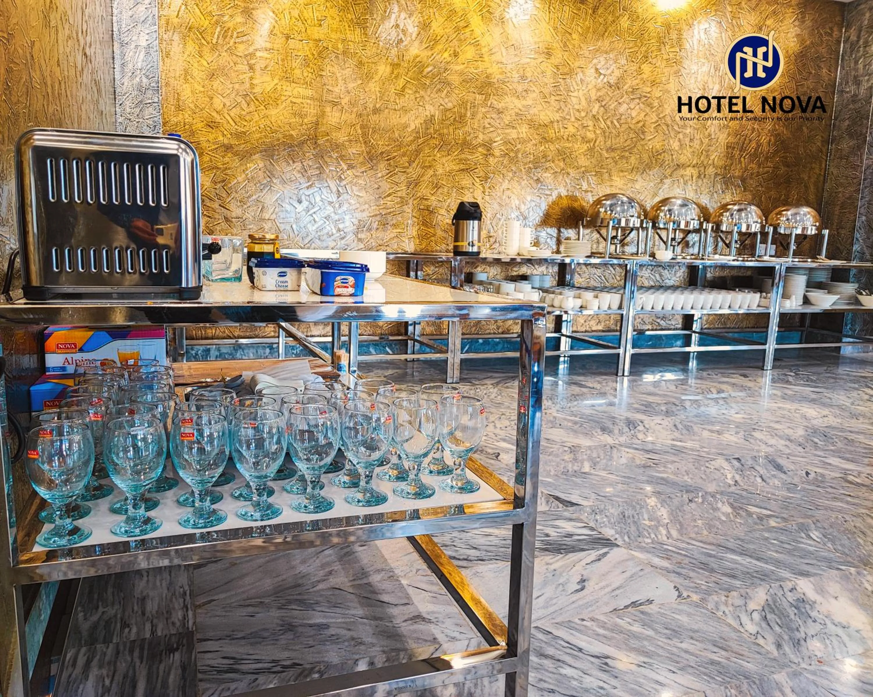 Restaurant/places to eat in Hotel Nova