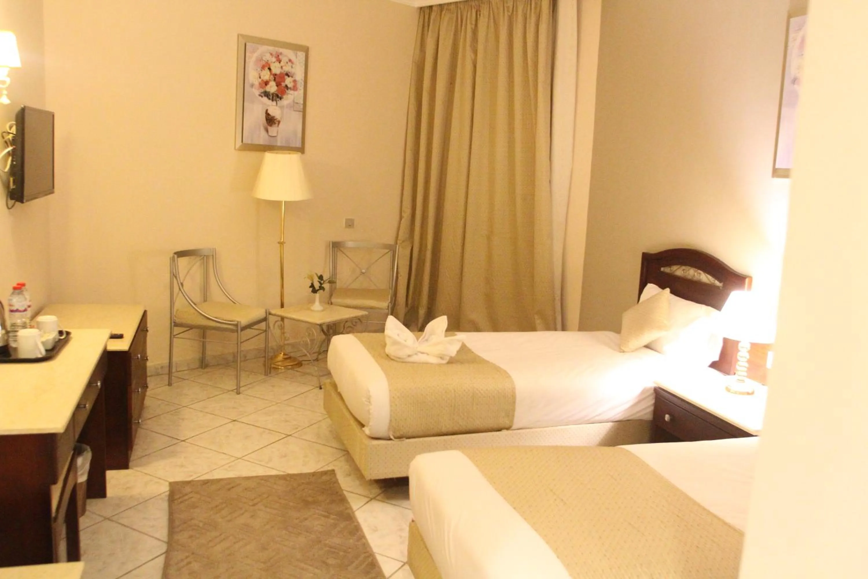 Photo of the whole room, Bed in Dexon Roma Hotel