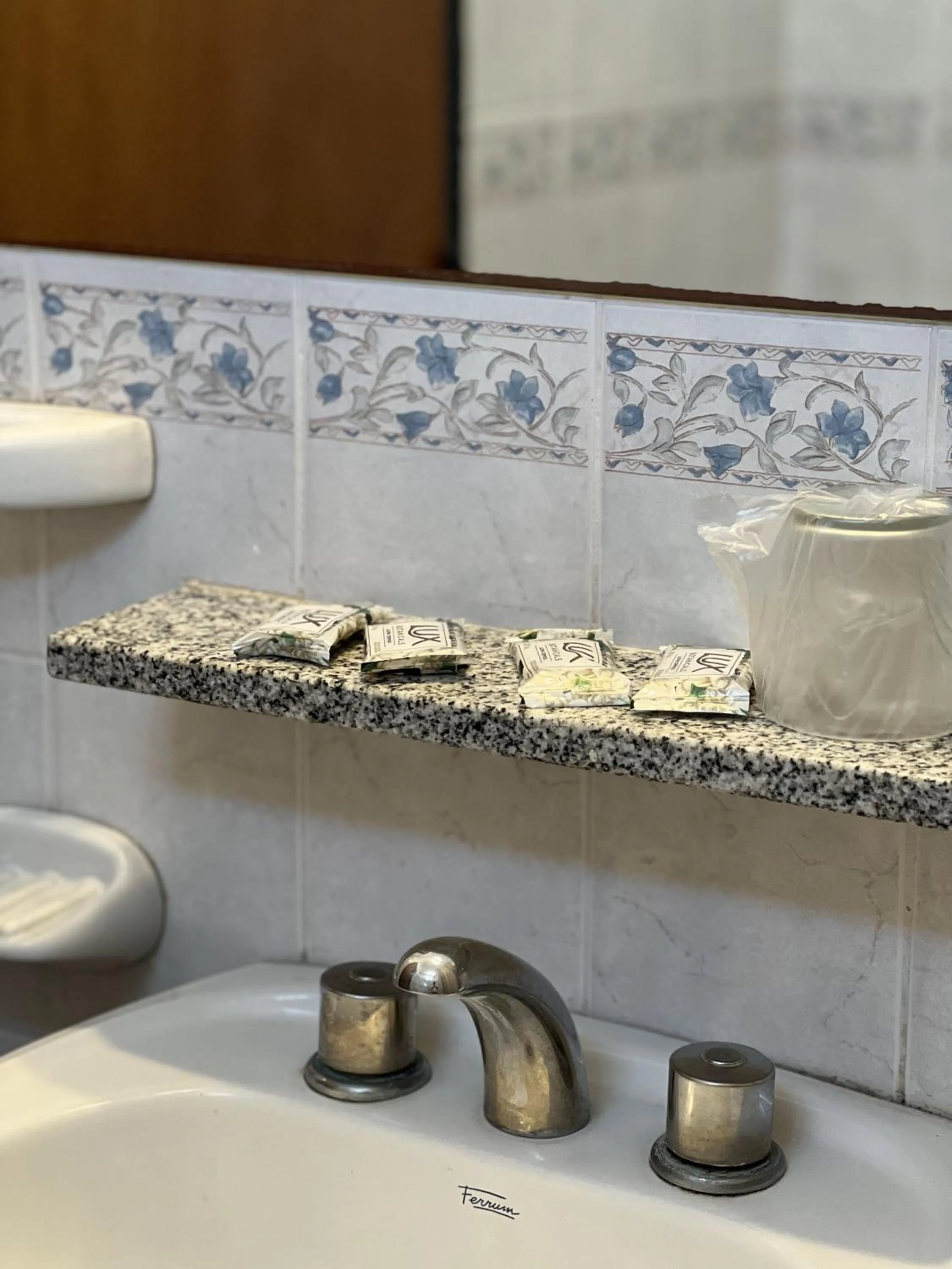 Toilet in Hotel Dali