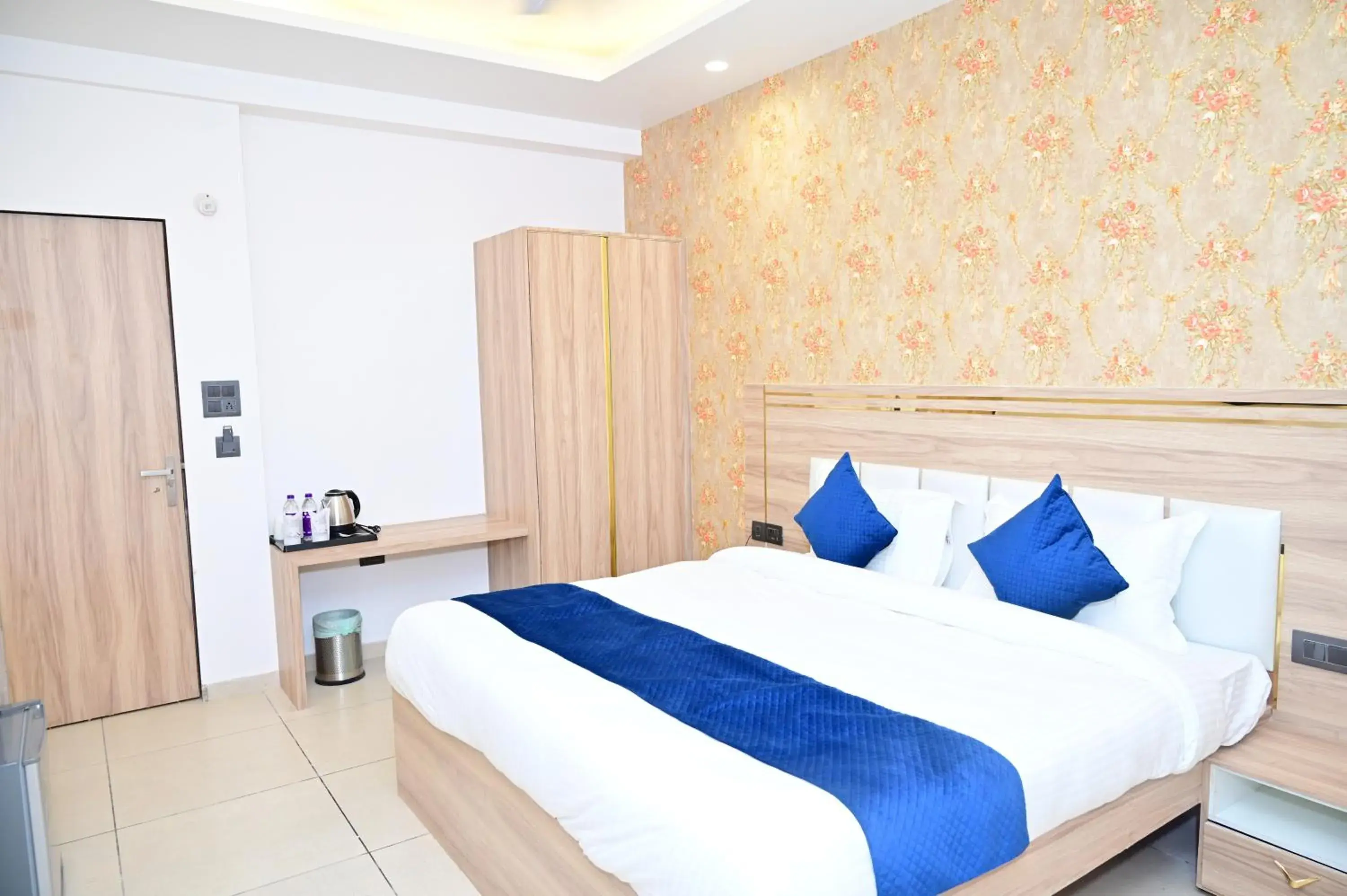 Photo of the whole room, Bed in The Dwelling Inn Photo of the whole room, Bed in The Dwelling Inn