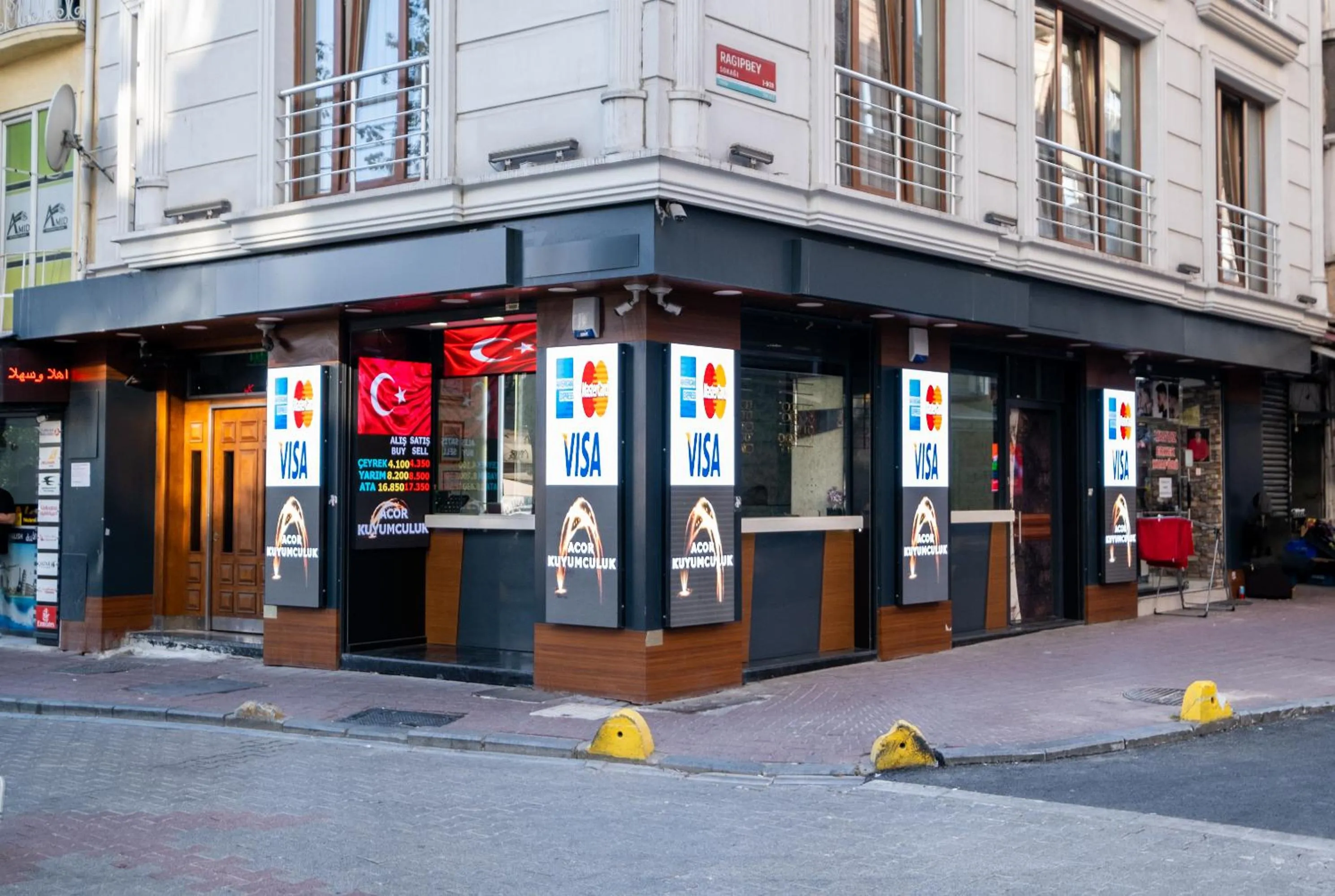 Property building in Lavin Hotel & Suites