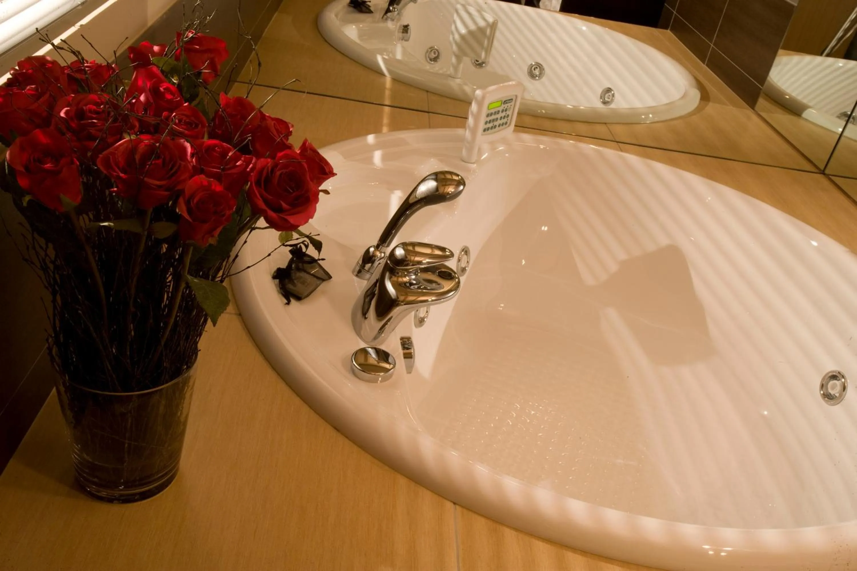 Hot Tub in OneMhotel