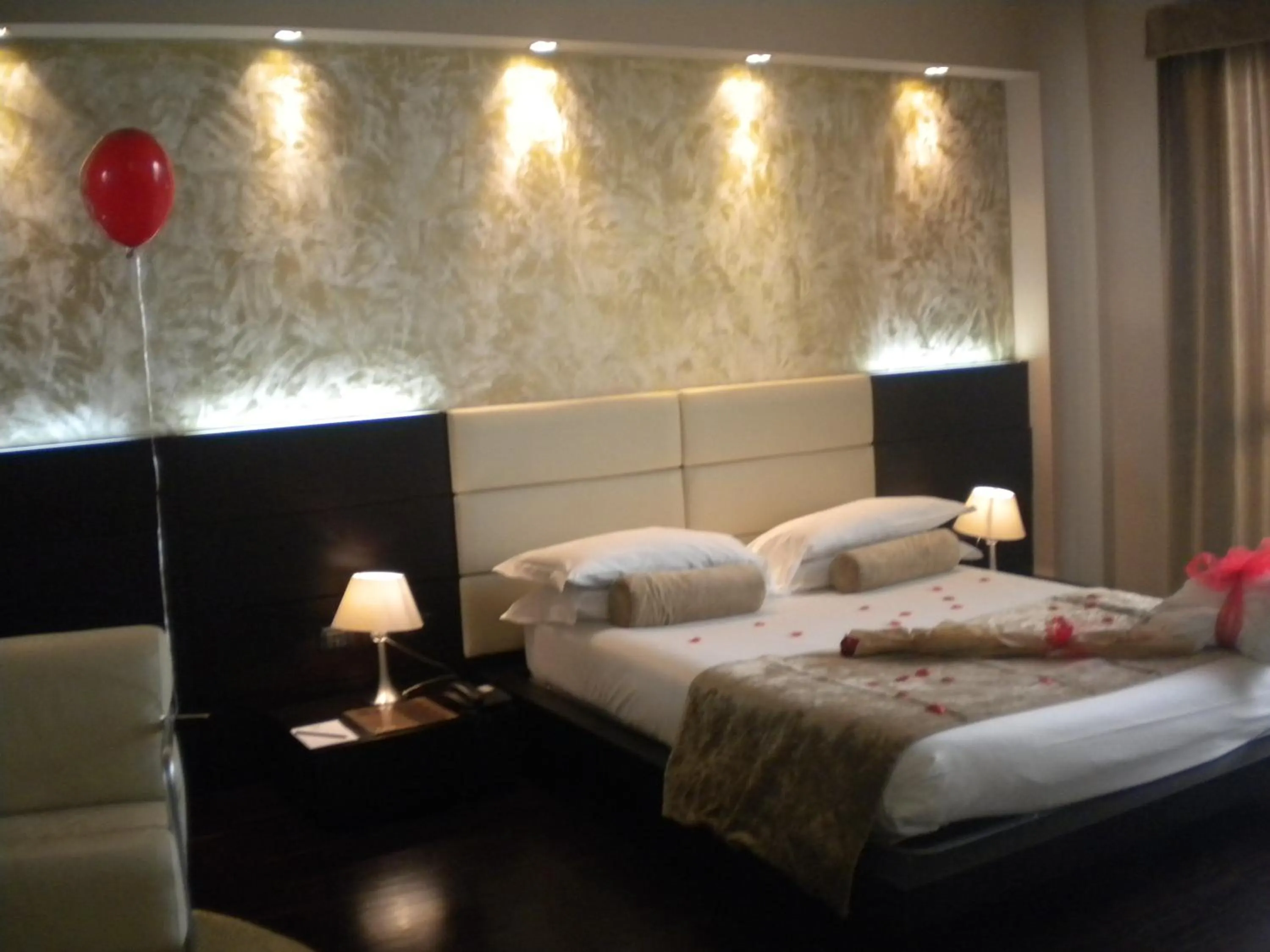 Bedroom, Bed in OneMhotel