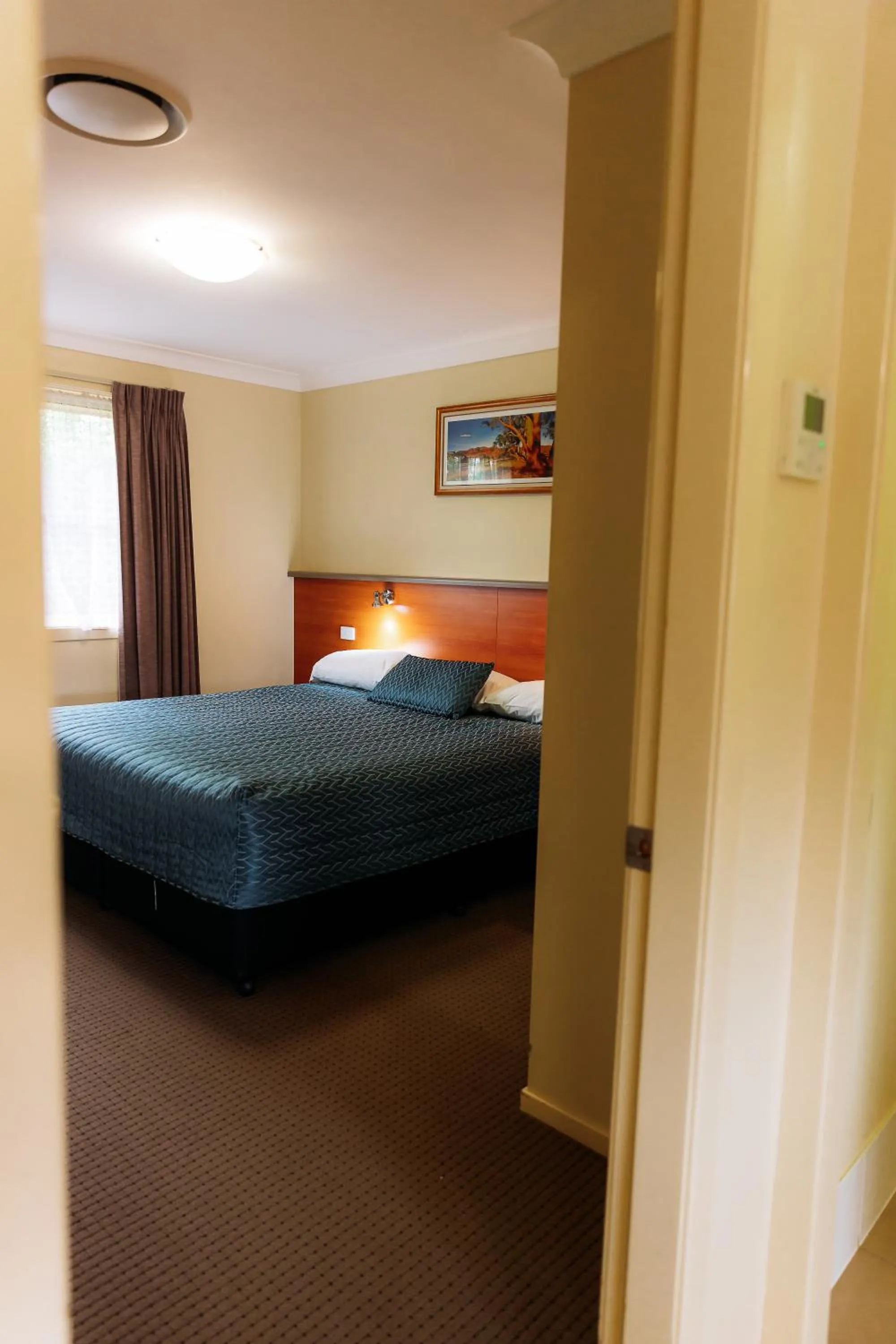 Bedroom, Bed in Scone Motor Inn & Apartments