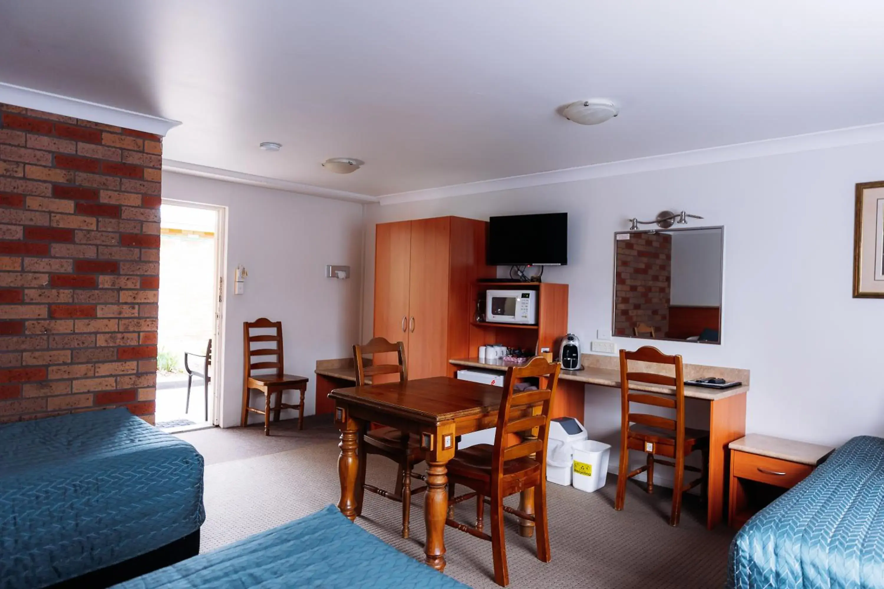 Family Room in Scone Motor Inn & Apartments Family Room in Scone Motor Inn & Apartments