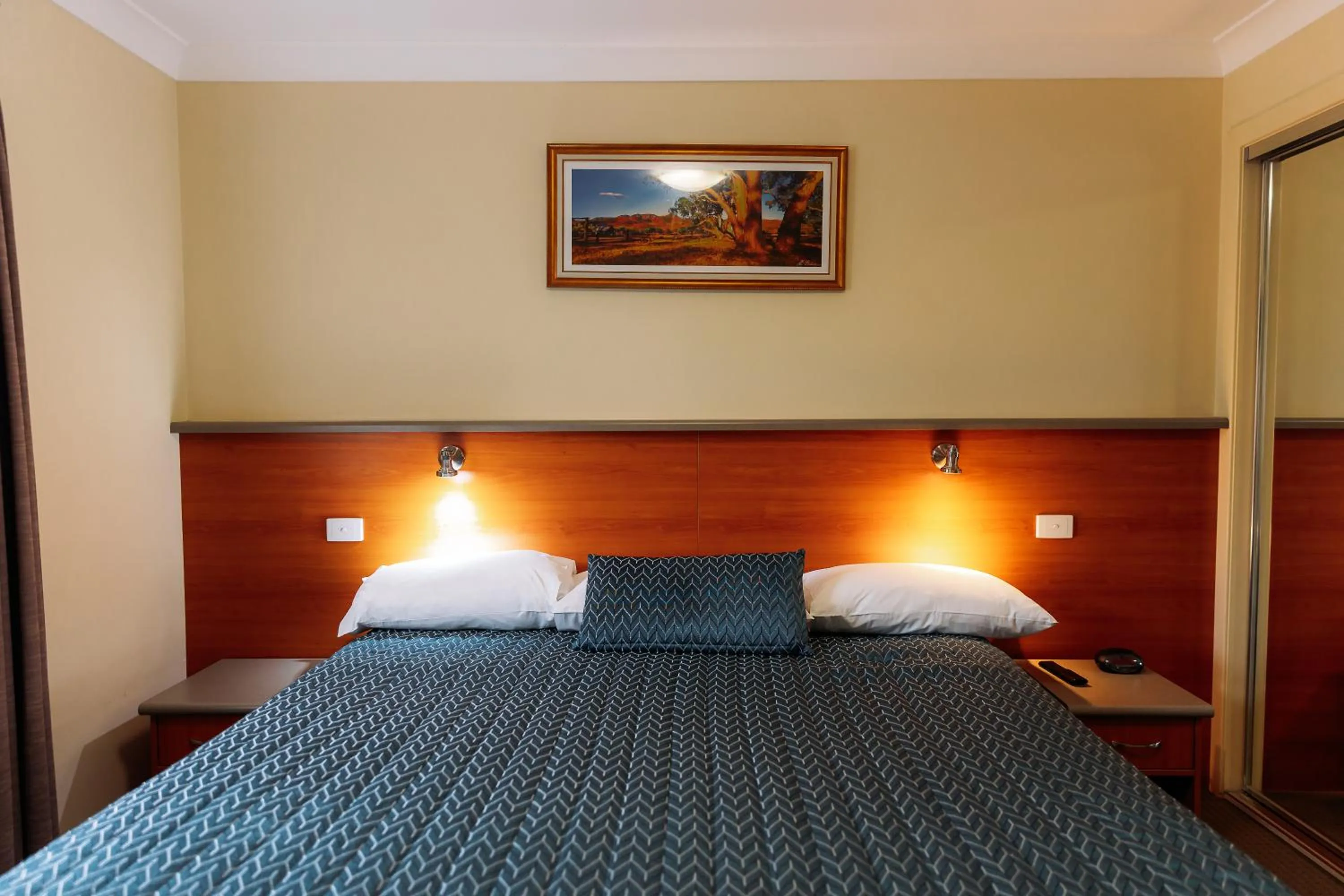 Bedroom, Bed in Scone Motor Inn & Apartments