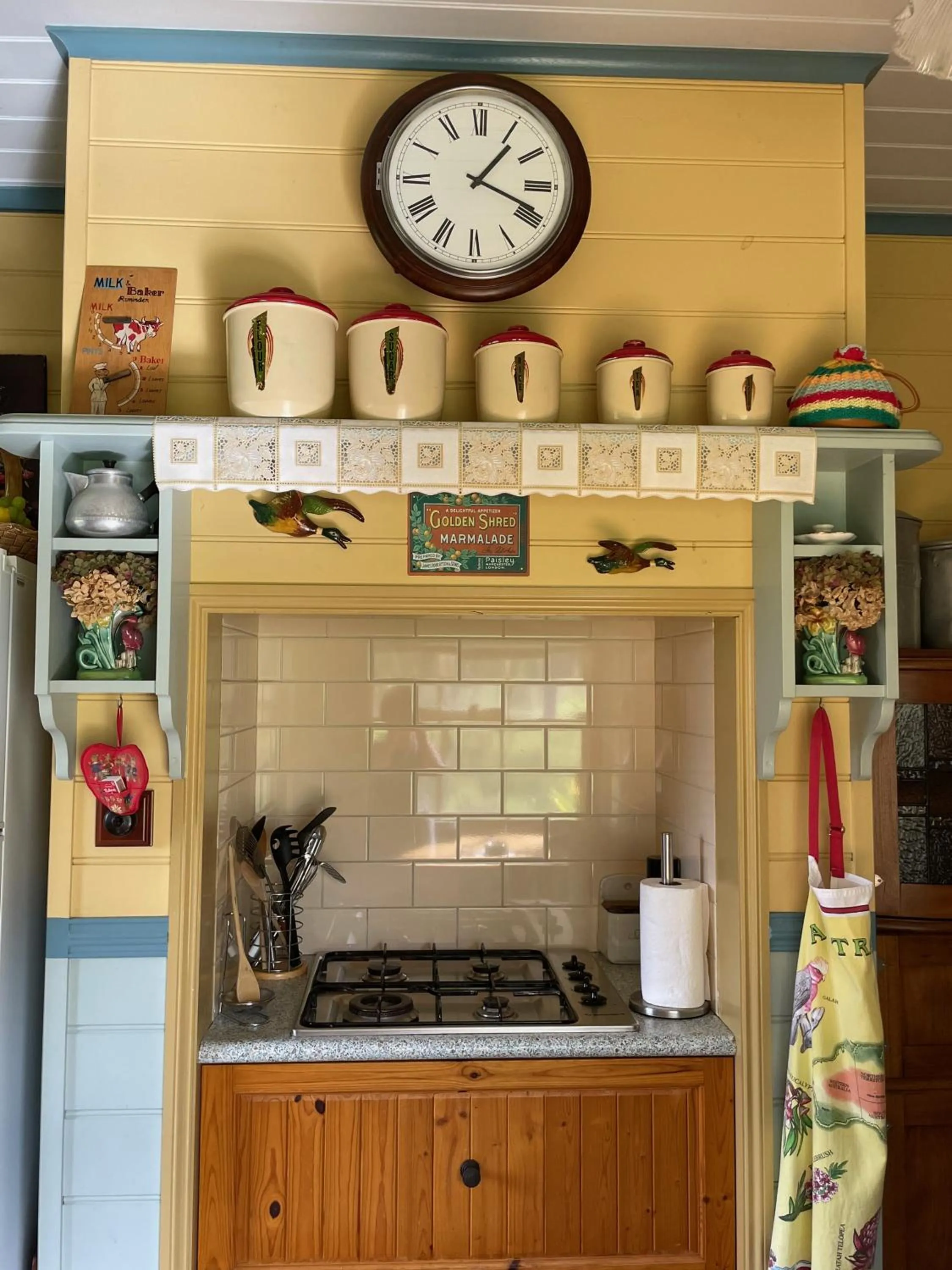 Kitchen or kitchenette in Belvoir B&B Cottages