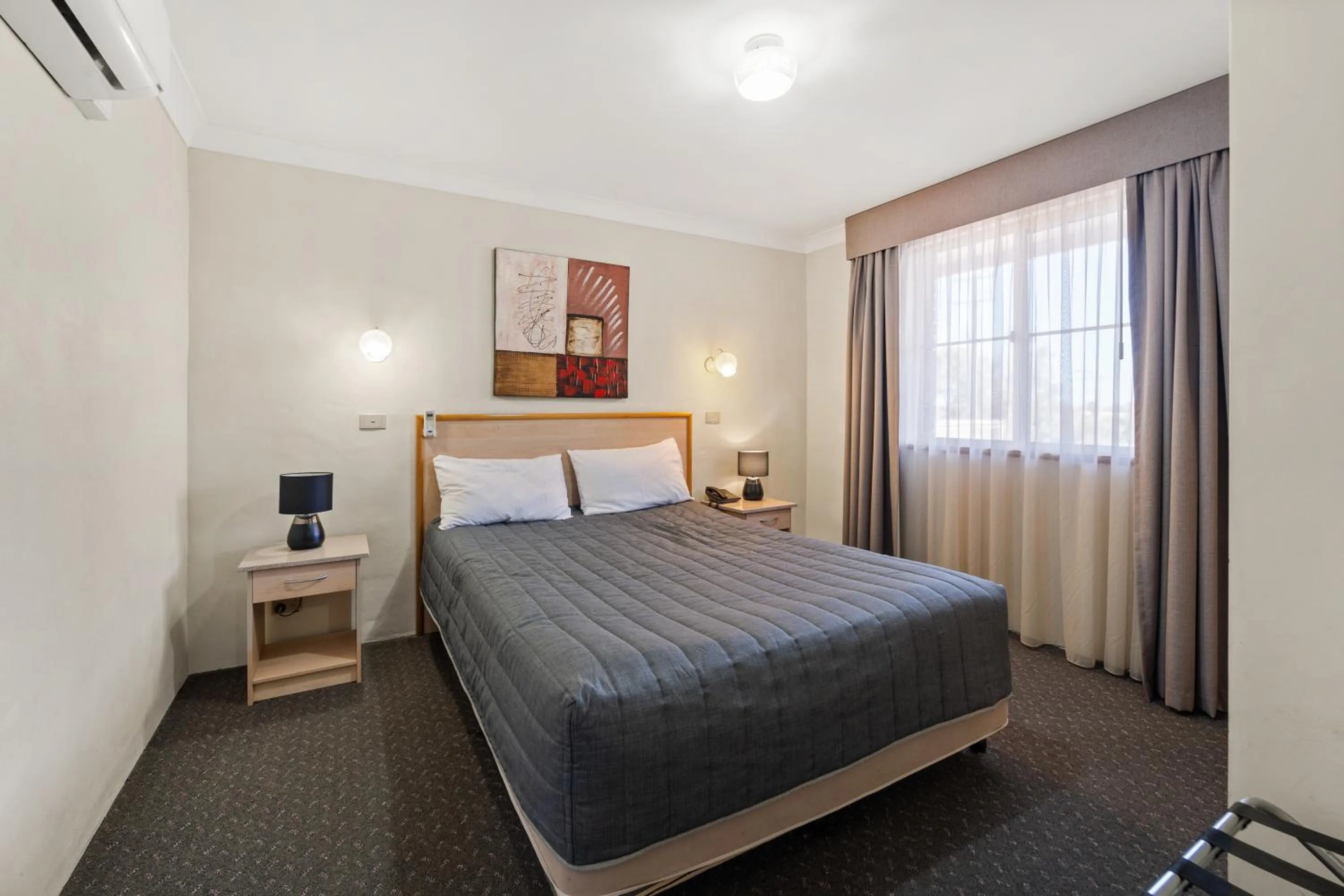 Bed in Golf Links Motel