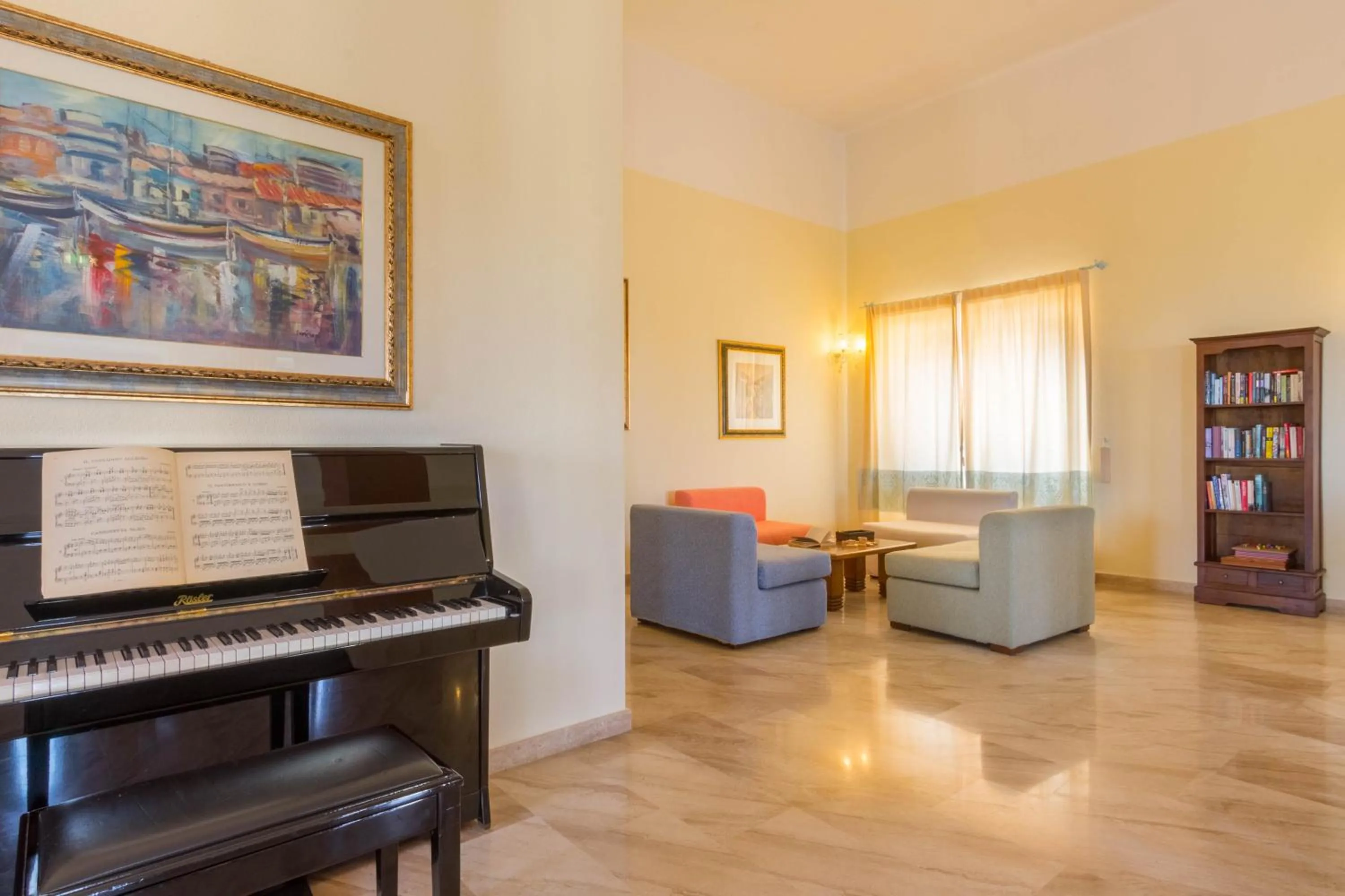 Communal lounge/ TV room in Hotel Brancamaria